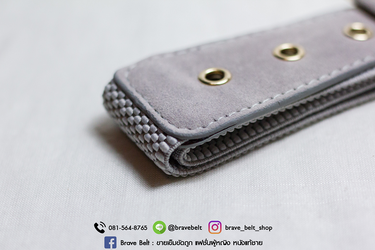 เข็มขัดยืดได้ รูปทรงเข็มขัดสีเทาอ่อน