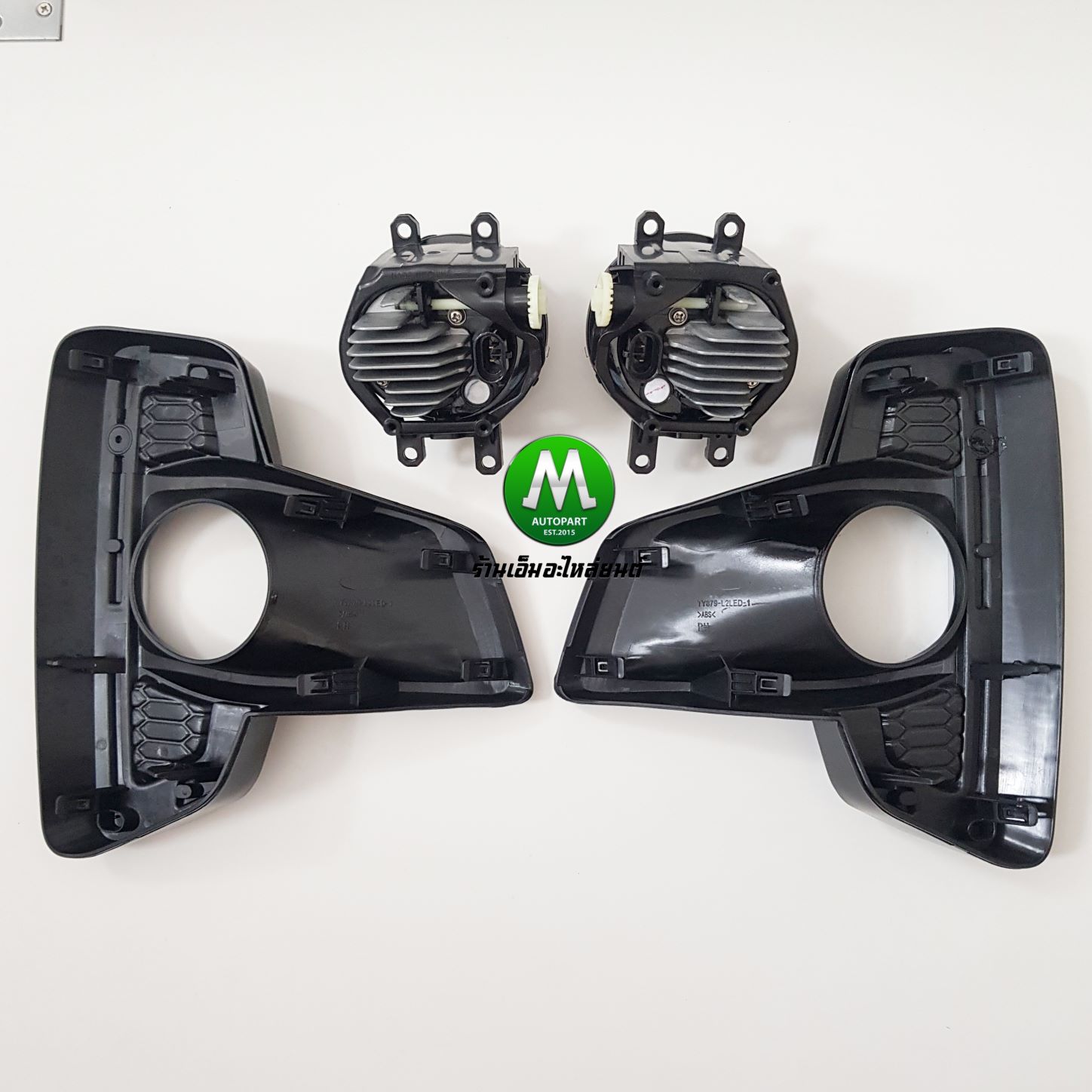 ไฟตัดหมอก ไฟสปอร์ตไลท์ TOYOTA HILUX REVO ROCCO 2018 2019 LED / โตโยต้า ร็อคโค่ (รับประกันสินค้า 3 เดือน)