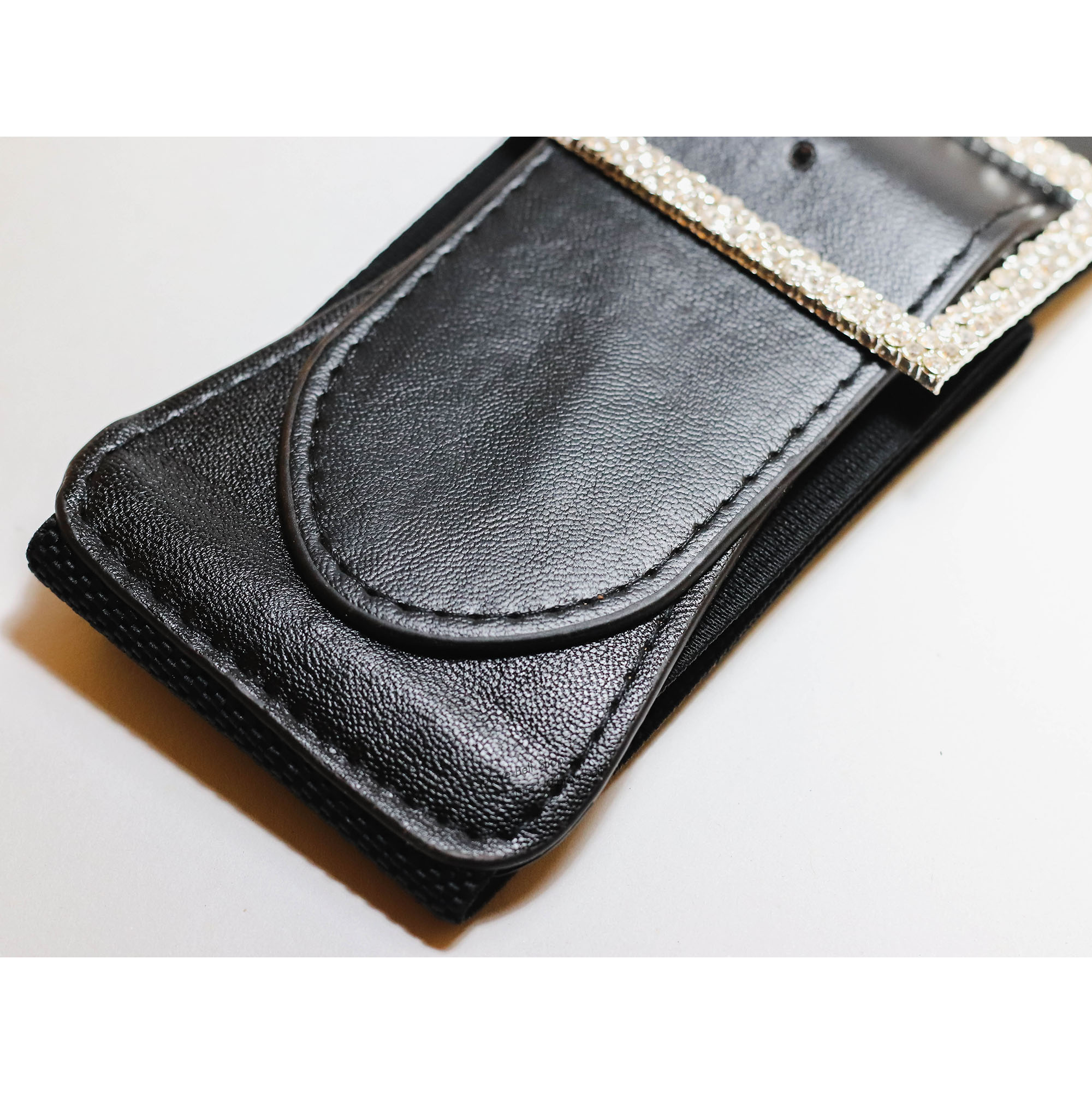 เข็มขัดยางยืดเส้นใหญ่ของผู้หญิงหัวมีเพชร