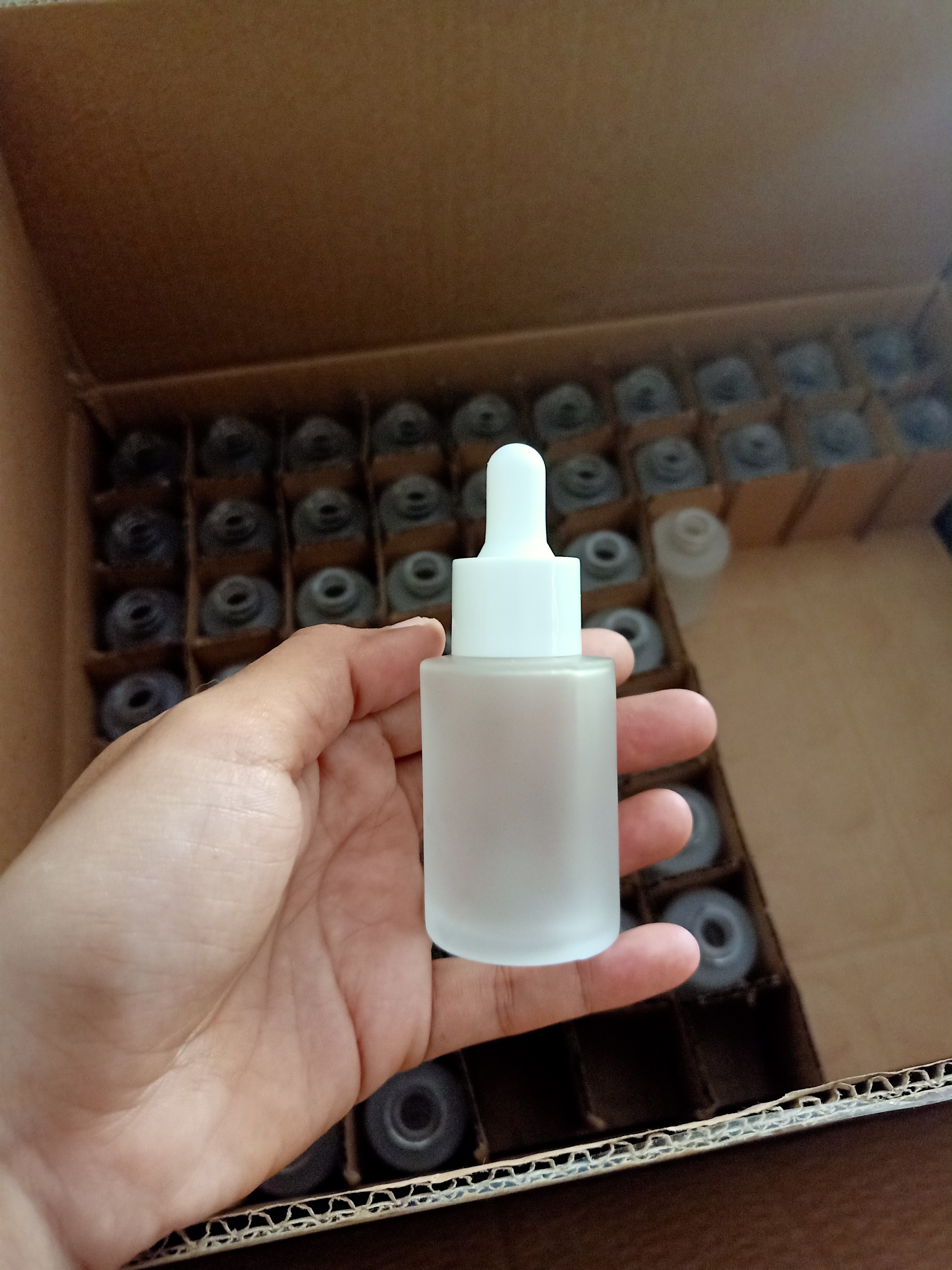 30ml ขวดแก้วสีชา สีใส และสีขาวขุ่น