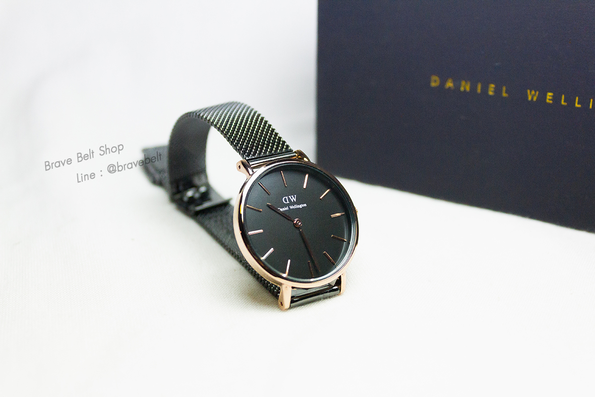 Daniel Wellington สายสแตนเลส หน้าปัดดำขอบสีทองสวย Daniel Wellington สายสแตนเลส หน้าปัดดำขอบสีทองสวย