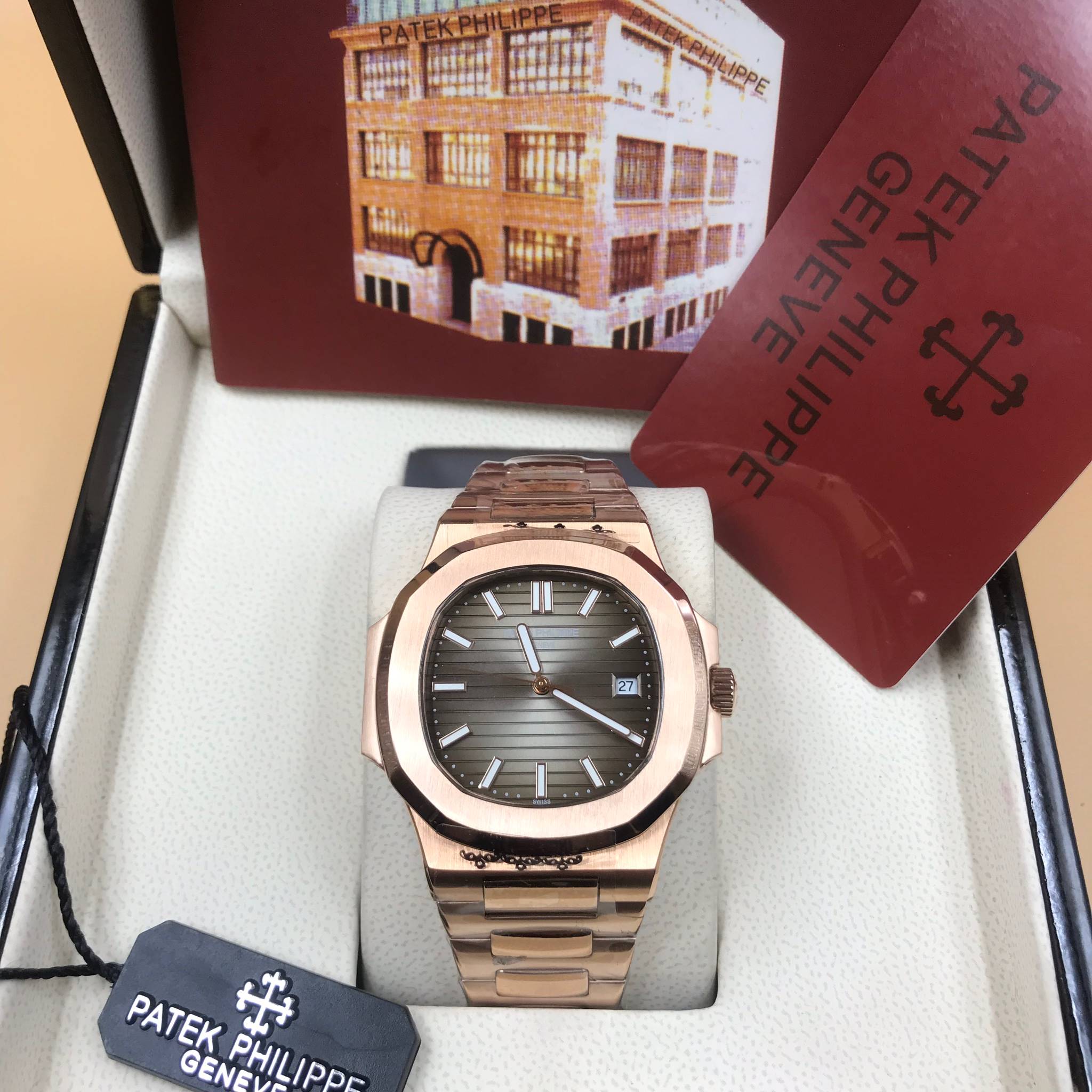 นาฬิกา Patek Philippe รุ่น Nautilus งาน Mirror Swiss สาย Stainless Steel หน้าปัดสีเทาออกน้ำตาลอ่อน