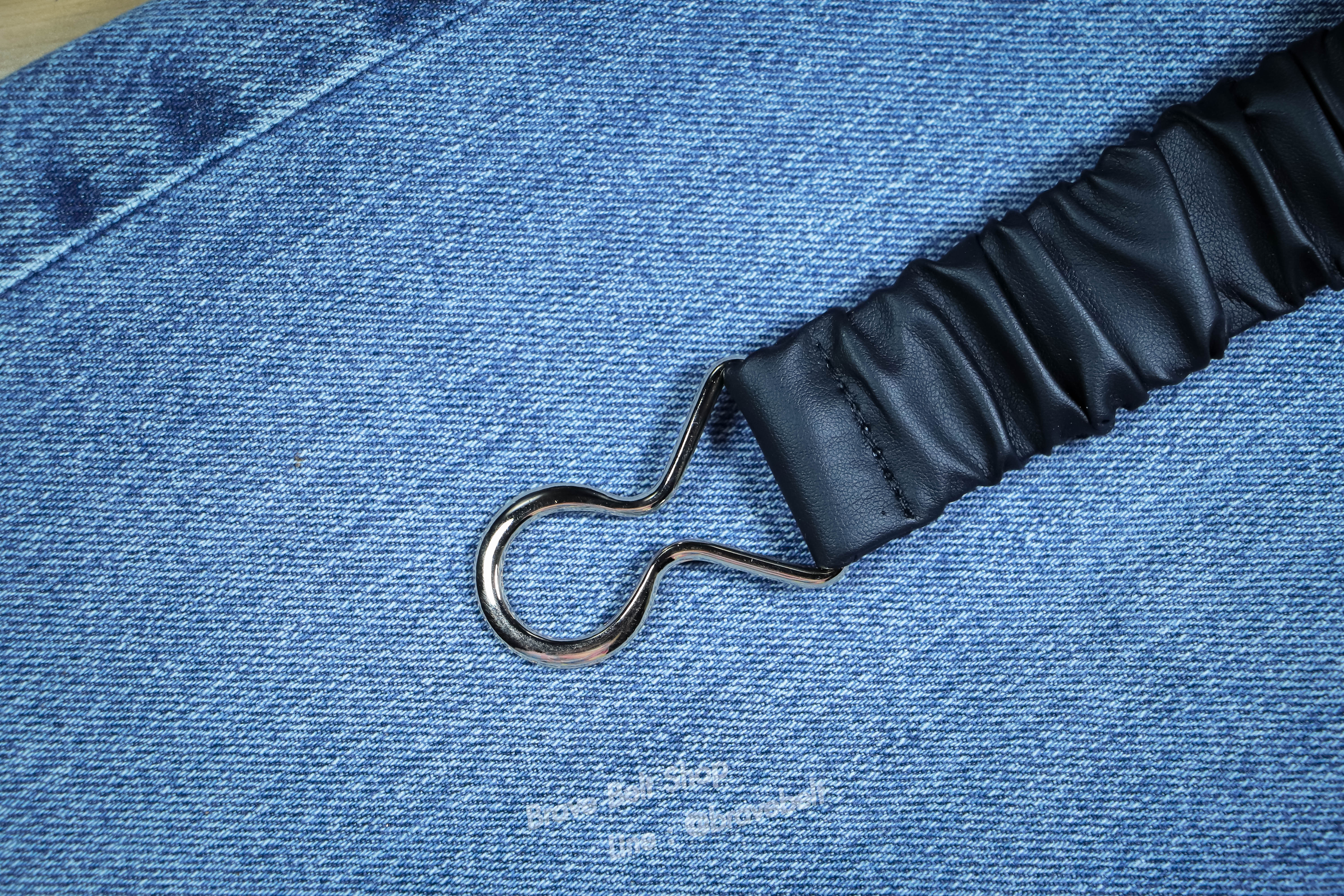 เข็มขัดยางยืดผู้หญิงแบบทรงหนัง หัวตะขอเกี่ยวสีทอง