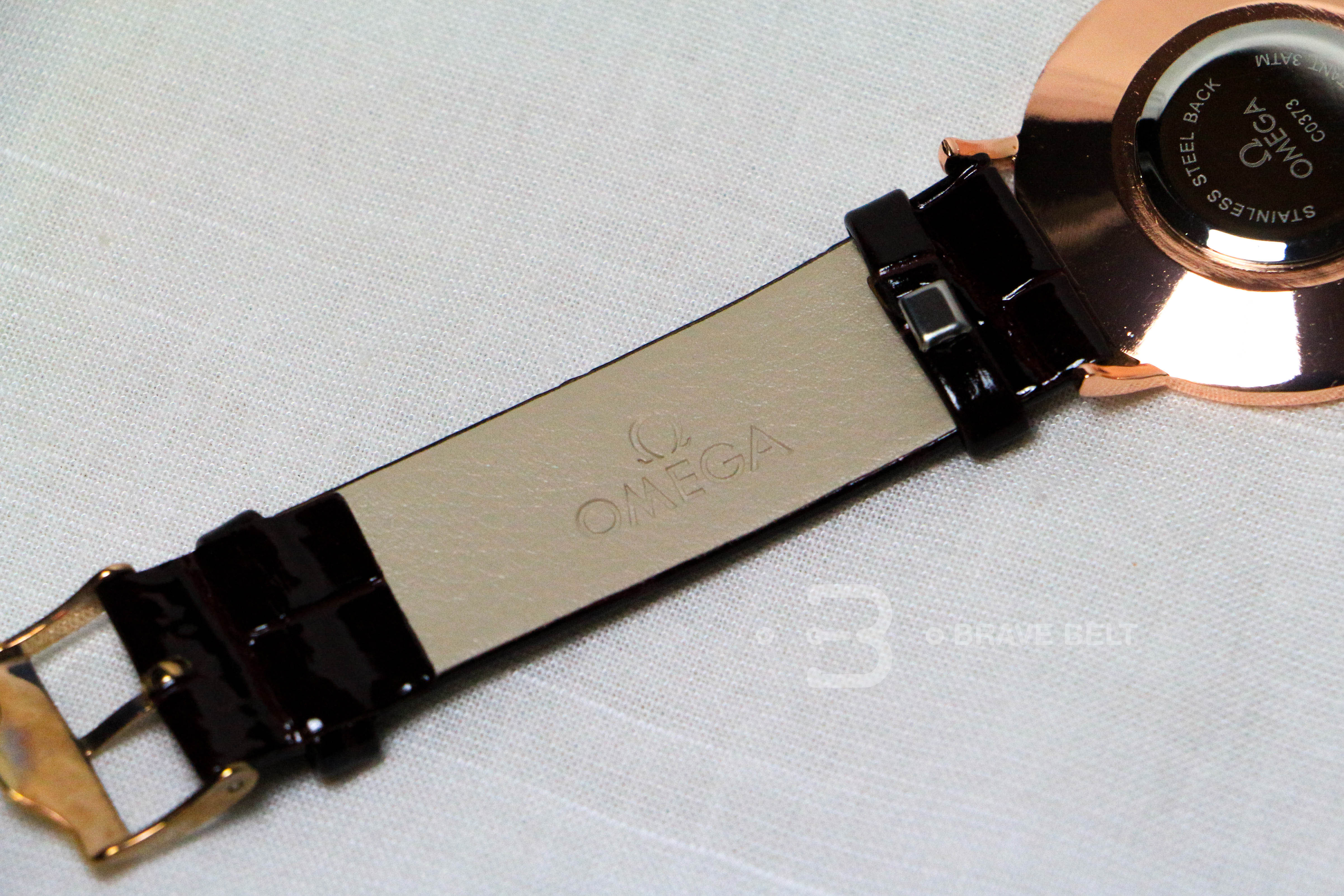 นาฬิกา omega watche ปักขาว ขอบทอง สายสีน้ำตาล