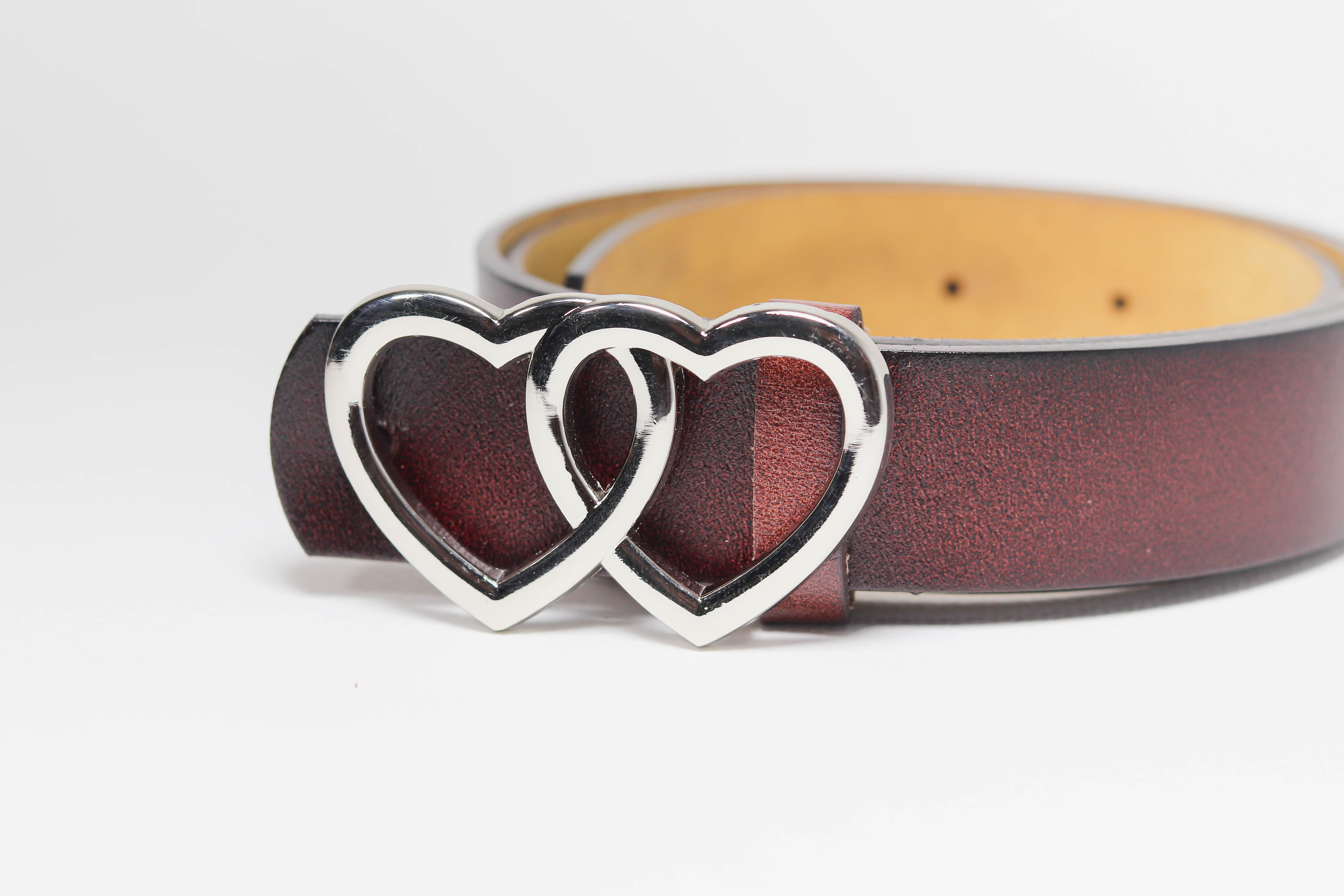 เข็มขัดหนังแท้แฟชั่น หัวเข็มขัดรูปหัวใจน่ารักมาก