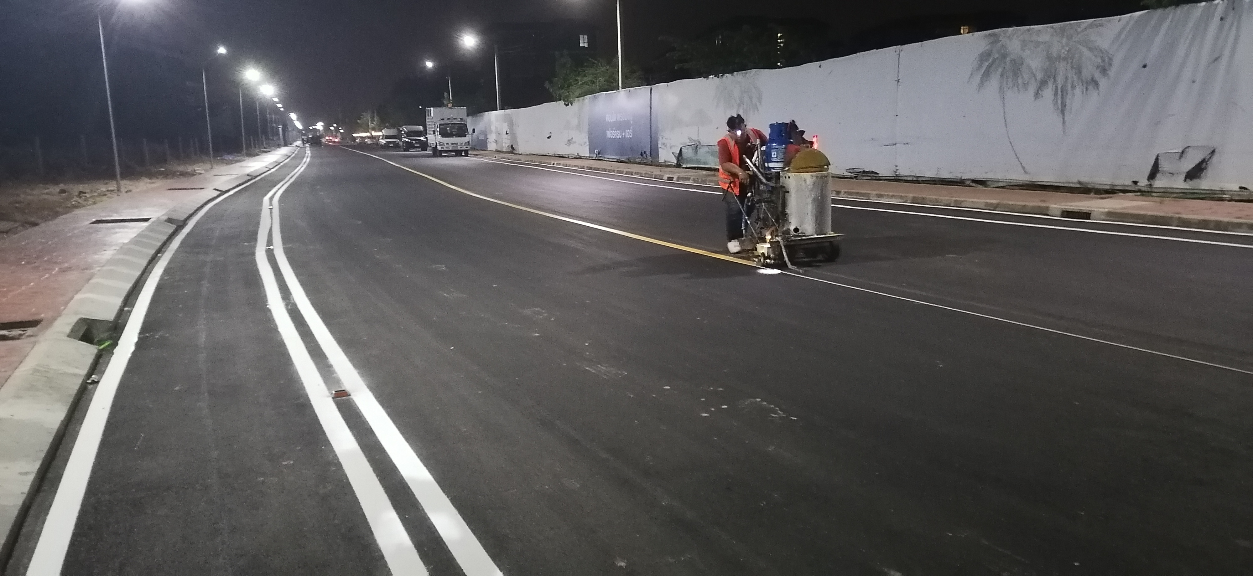 งานตีเส้นจราจร เลนจักรยาน ลู่วิ่งสีเทอร์โมพลาสติก