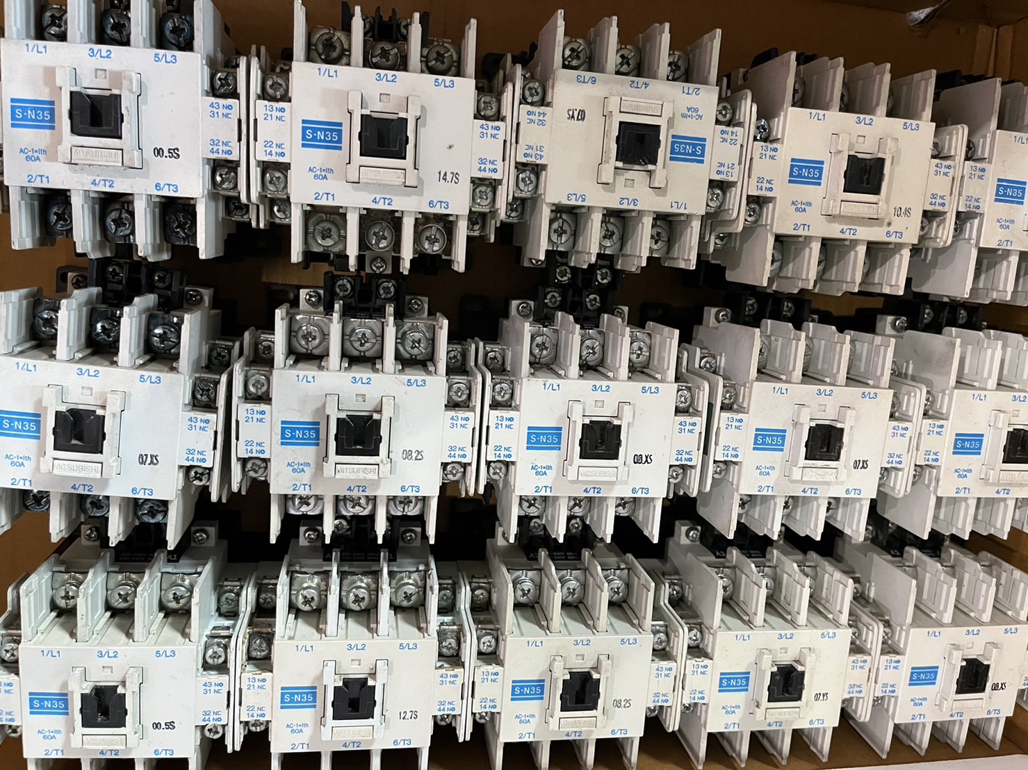Mitsubishi Magnetic S-N35 220VAC ( มือ2 )