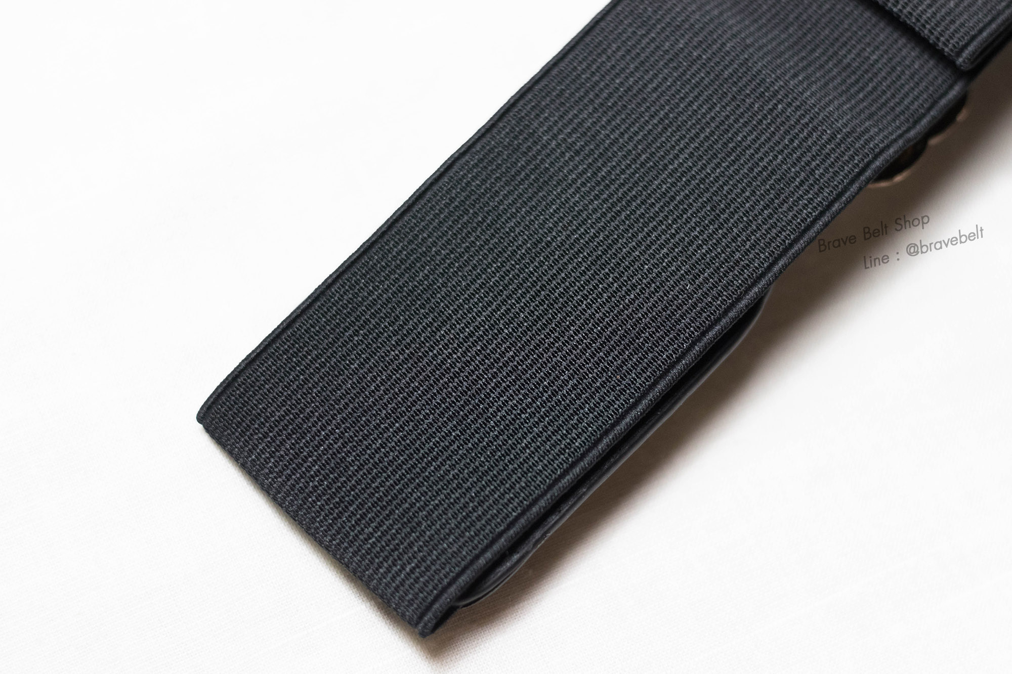 เข็มขัดแฟชั่นหัวมุกแบบฟรีไซต์ หนังสีดำ