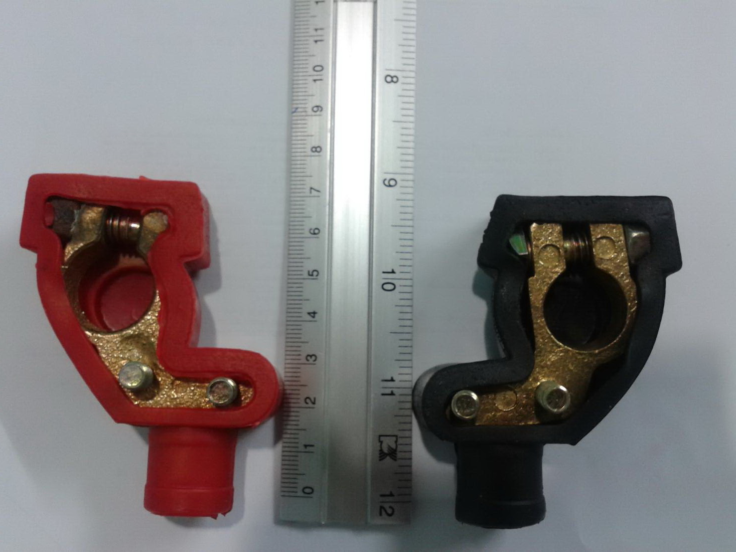 ยางหุ้มขั้วแบตเตอรี่ เนื้อ PVC แดงดำ 12 คู่ ( 1 โหล )