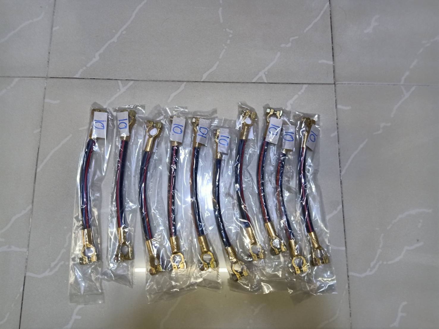 1 เส้น ยาว 10 นิ้ว 35 SQM สายพ่วงแบตหัวขั้วทองเหลือง บวก-ลบ