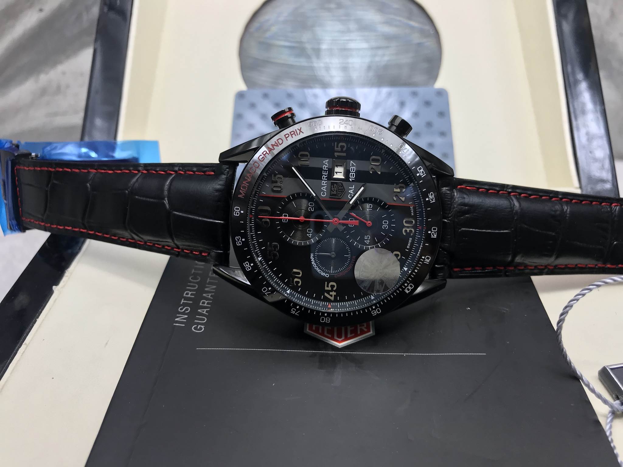 นาฬิกาTAG Heuer Carrera Cal.1887 Day-Date Chronograph ขอบดำ ตัวเรือนสีดำ สายหนังดำ ด้ายแดง งาน Mirror Swiss