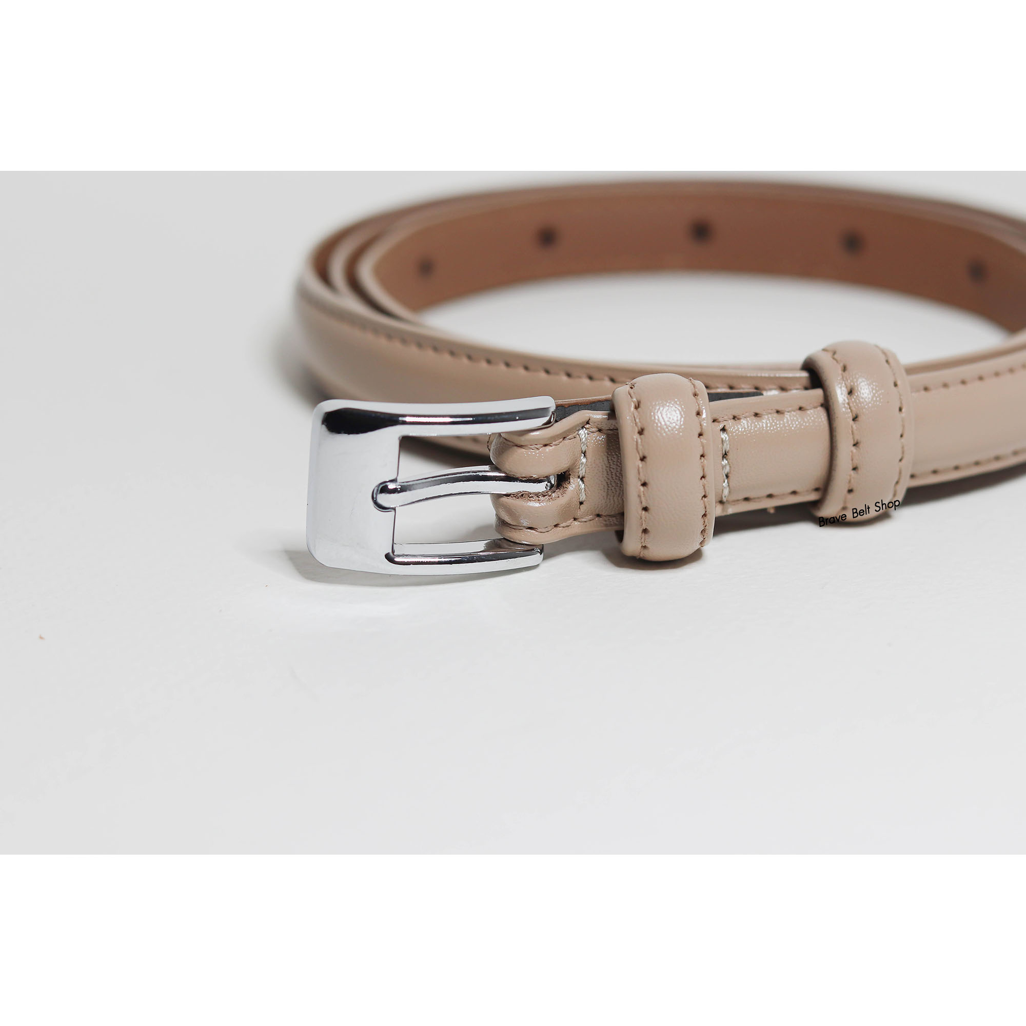 เข็มขัดผู้หญิงสีครีม เส้นเล็กน่ารัก