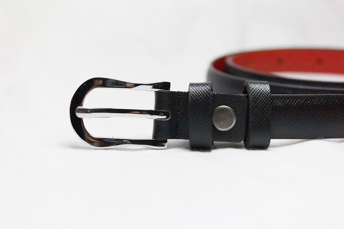 เข็มขัดหนังแท้ผู้หญิง หนังสีดำกว้าง 1.5 ซม