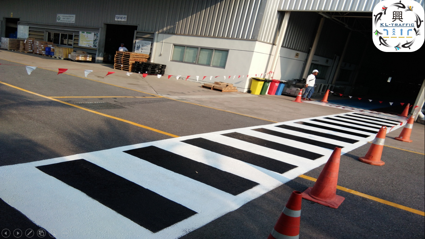 รับทำสีพืนเส้นห้ามจอดรถ,ทางเดินข้ามถนนเข้าโรงงานด้วยสีอิบ๊ีอคซี่