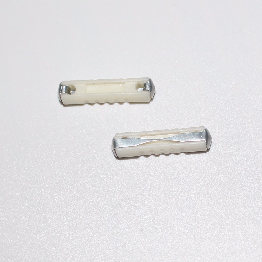 ฟิวส์กระดูก สำหรับรถยุโรป ขนาด 8 แอมป์ สีขาว สำหรับเบนซ์รุ่นเก่า