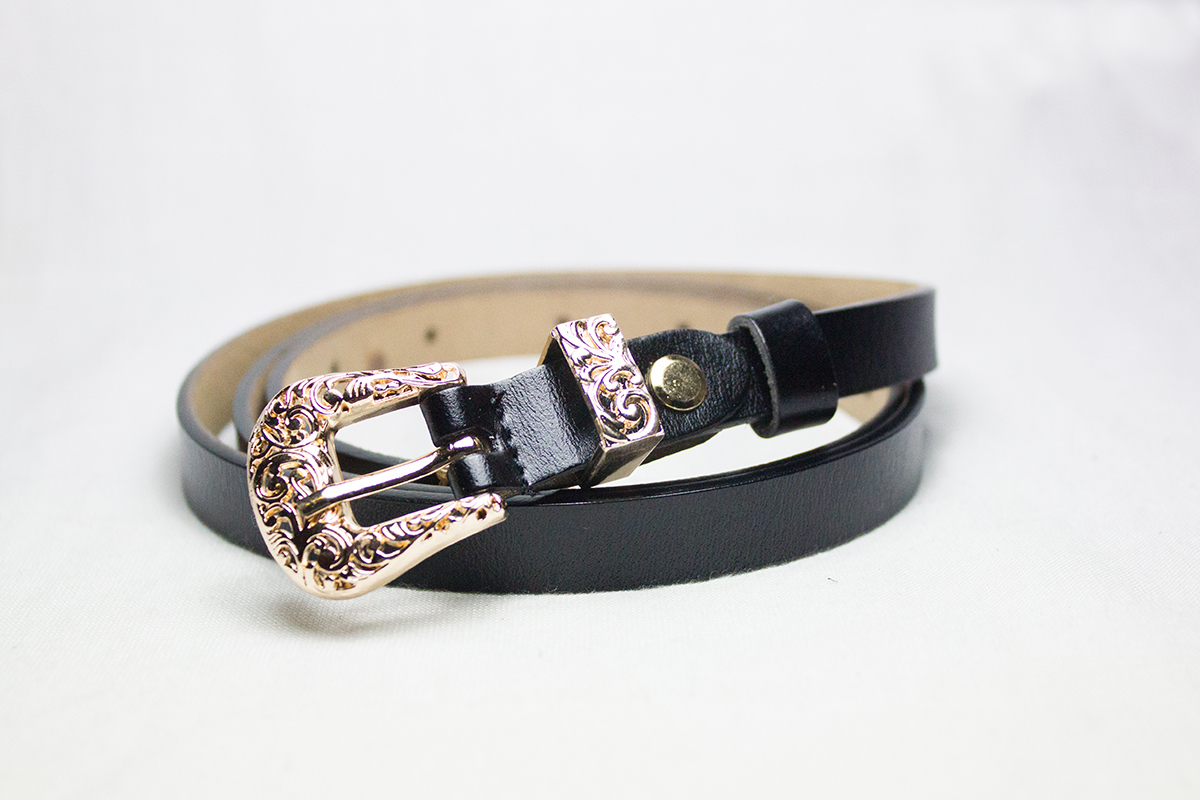เข็มขัดวินเทจเส้นเล็ก หัวสีทองหนังสีดำ