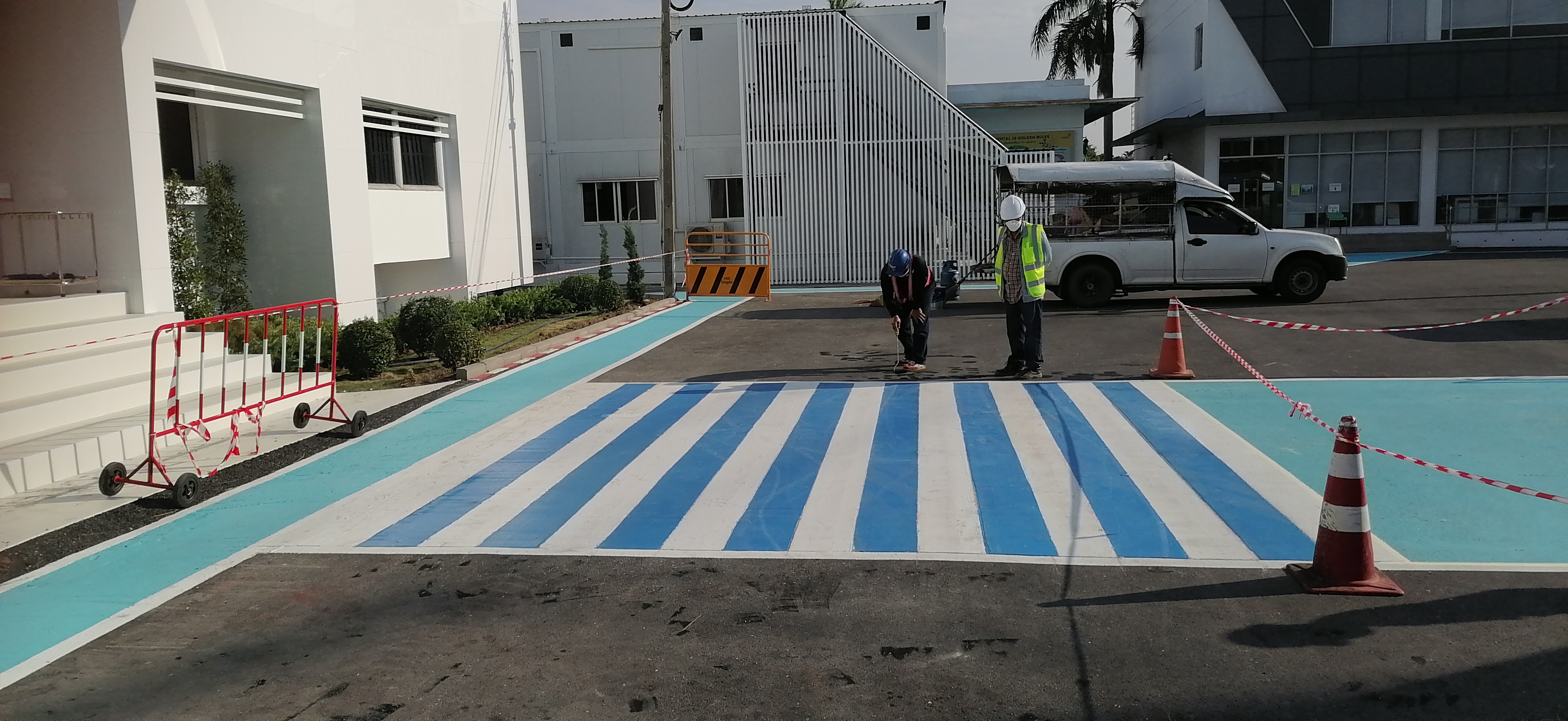 งานตีเส้นจราจรเส้นทางเดินภายในโรงงานสีเทอร์โมพลาสติก