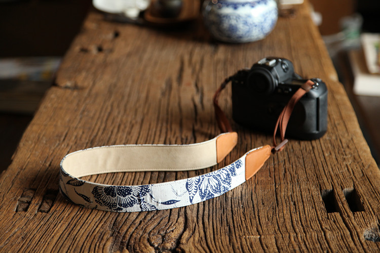 สายคล้องกล้อง สีพาสเทล