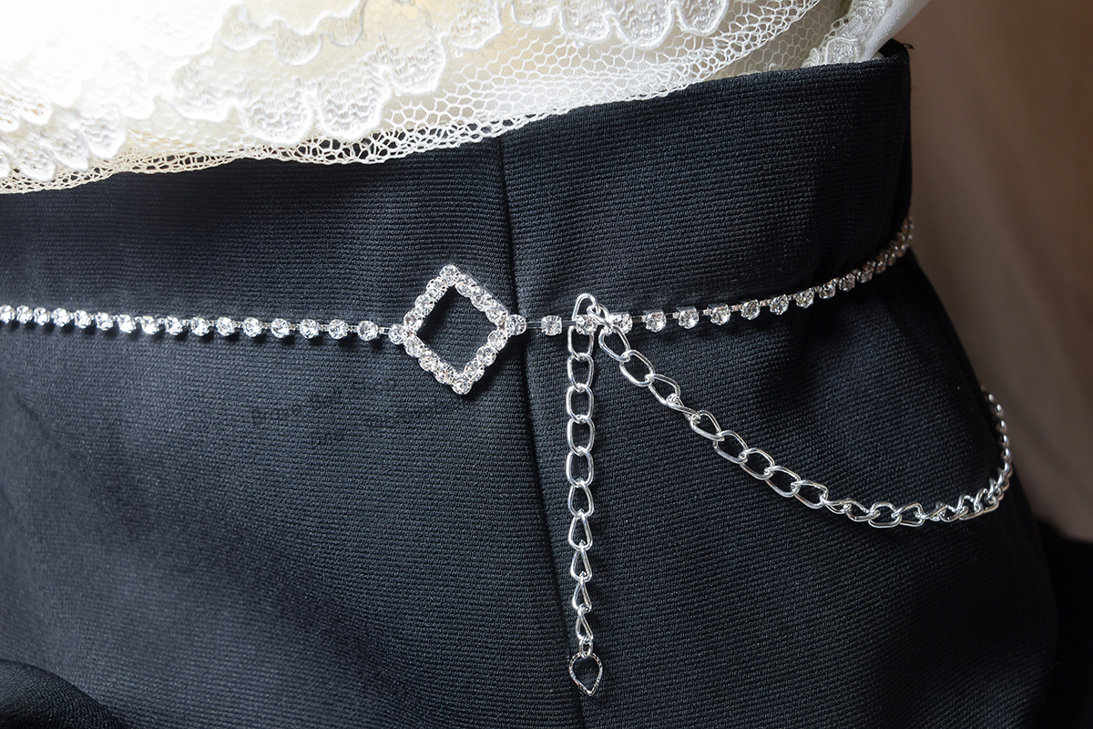 เข็มขัดสายสร้อยสวย โซ่คล้องเอวยาว เพชรสี่เหลี่ยม