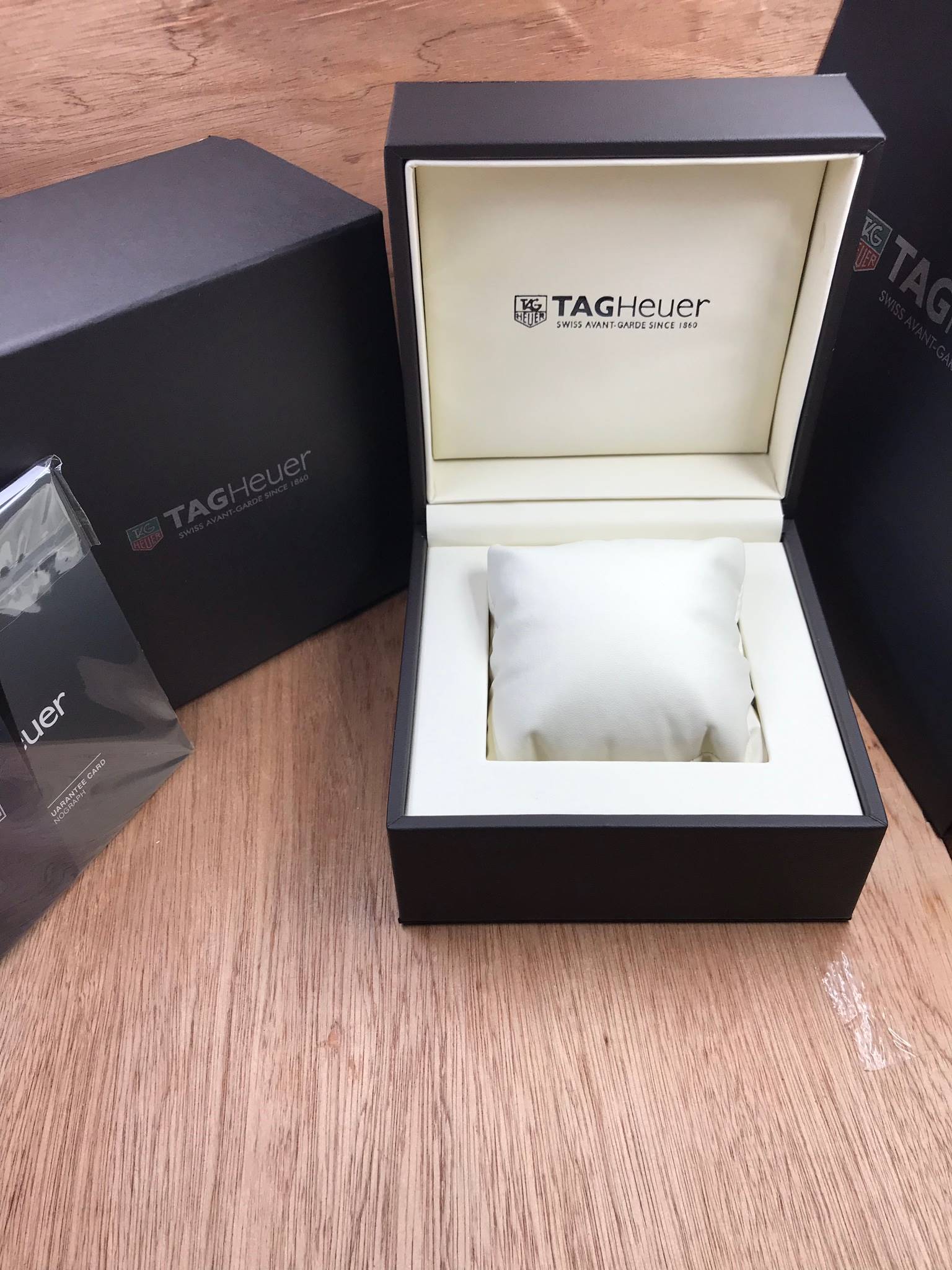 กล่องนาฬิกา TAG HEUER หนัง