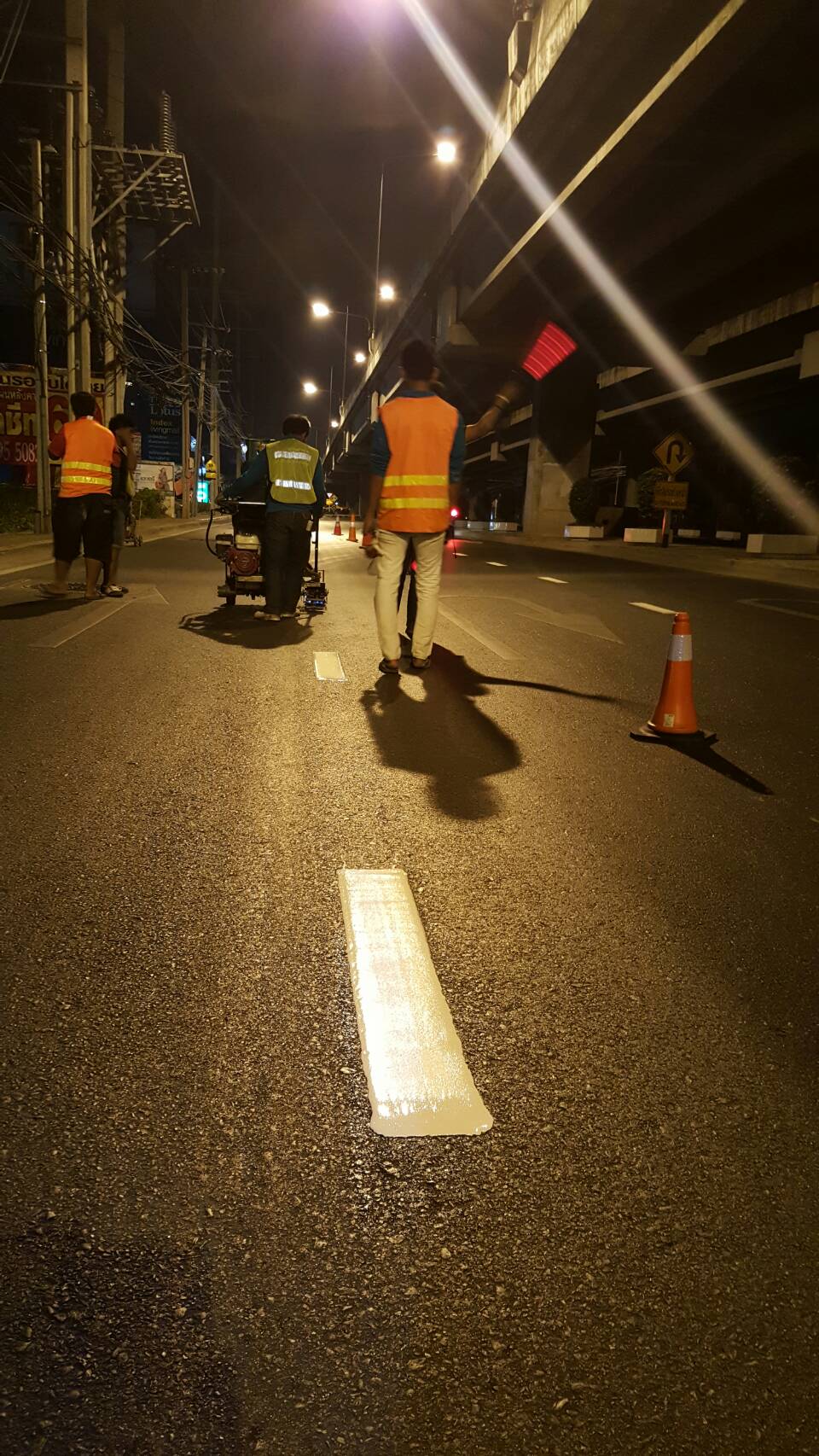 งานตีเส้นถนนตีเส้นจราจรสมุทรสาคร กาญจนบุรี ราชบุรี นครปฐม นนทบุรี