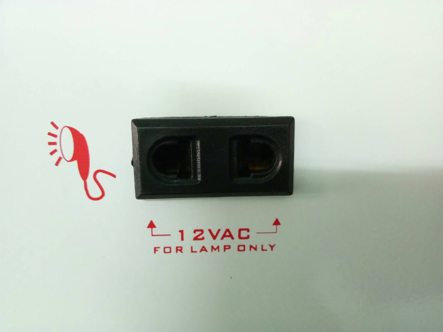 เครื่องชาร์จแบตเตอรี่รถยนต์ LION 6V./12V./24V. 30A ( L241530 )