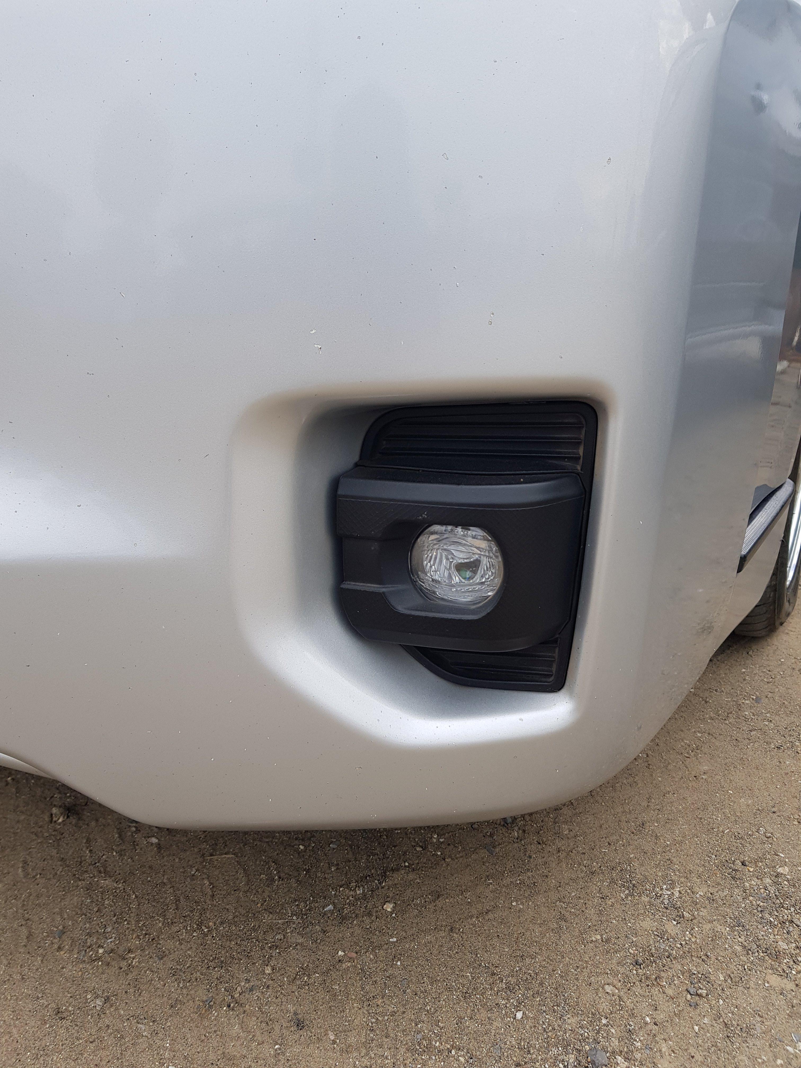 ไฟตัดหมอกคอมมิวเตอร์ โคม LED TOYOTA COMMUTER 2014 2015 2016 2018 ฝาครอบดำ รถตู้ โตโยต้า รับประกัน 3 เดือน