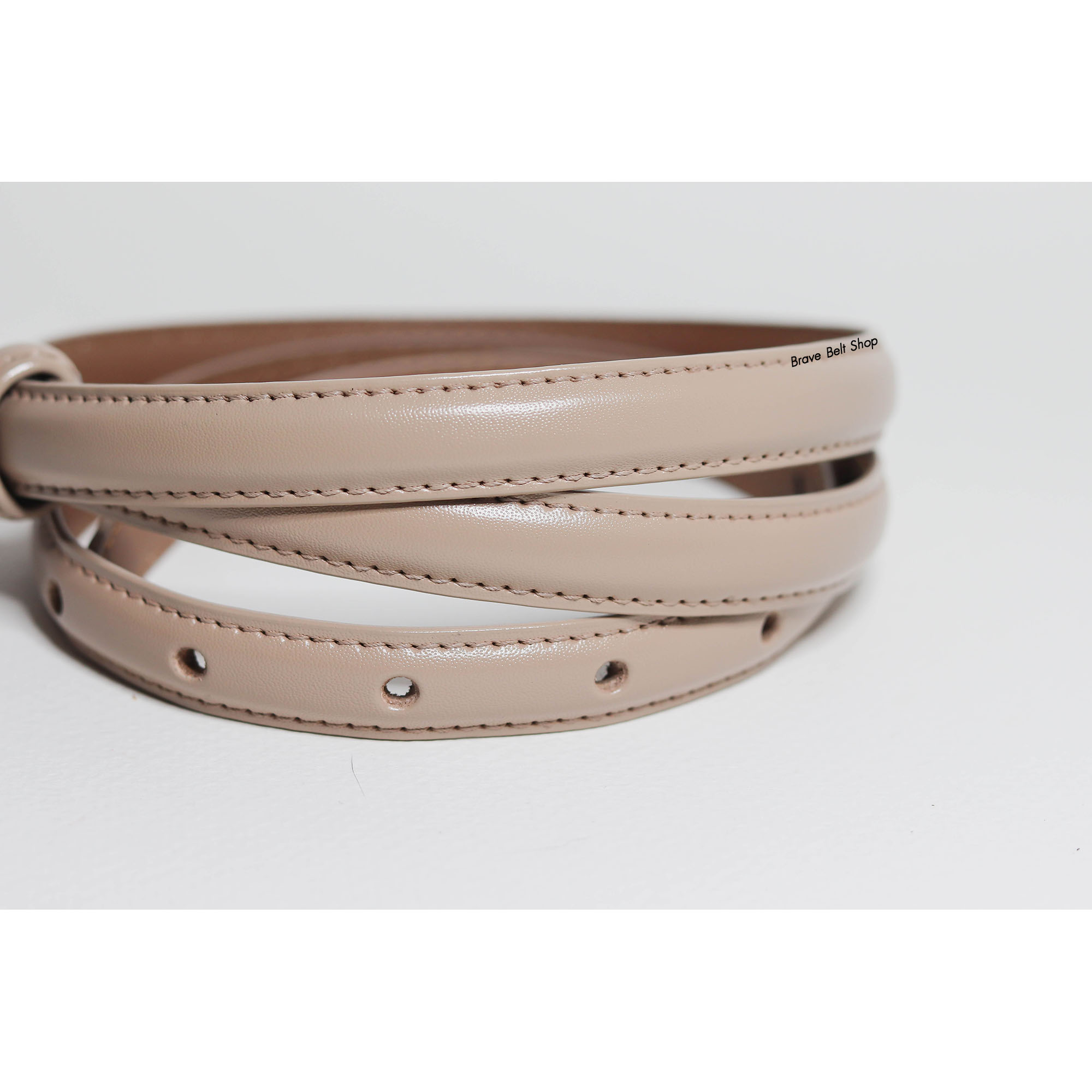 เข็มขัดผู้หญิงสีครีม เส้นเล็กน่ารัก