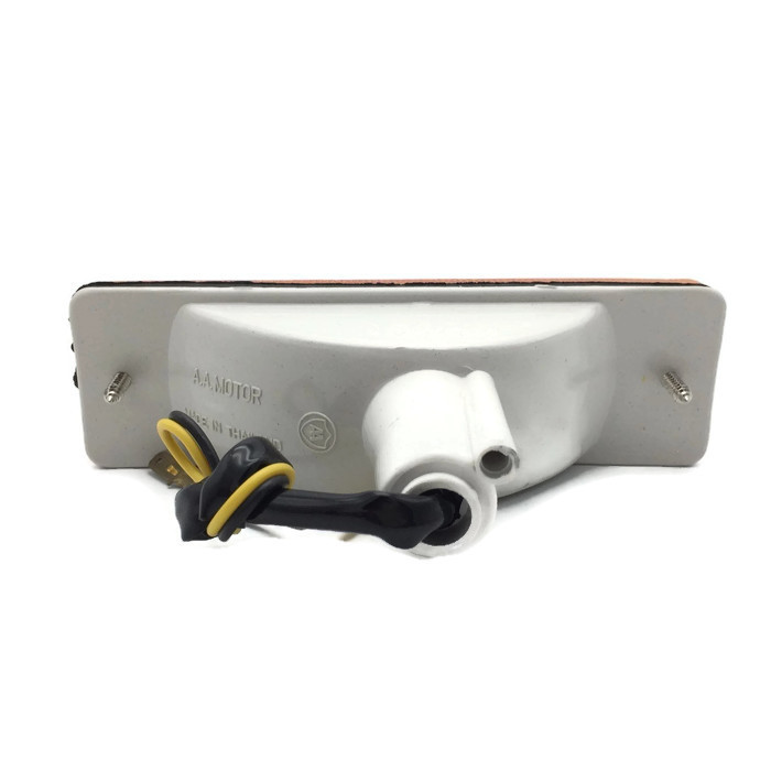 ไฟในกันชน MAZDA MAGNUM(แม็กนั่ม)/THUNDER(ธันเดอร์) ทุดรุ่น เลนส์ส้ม (ข้างซ้าย-ขวาใส่กันได้) -ราคาต่อดวง-