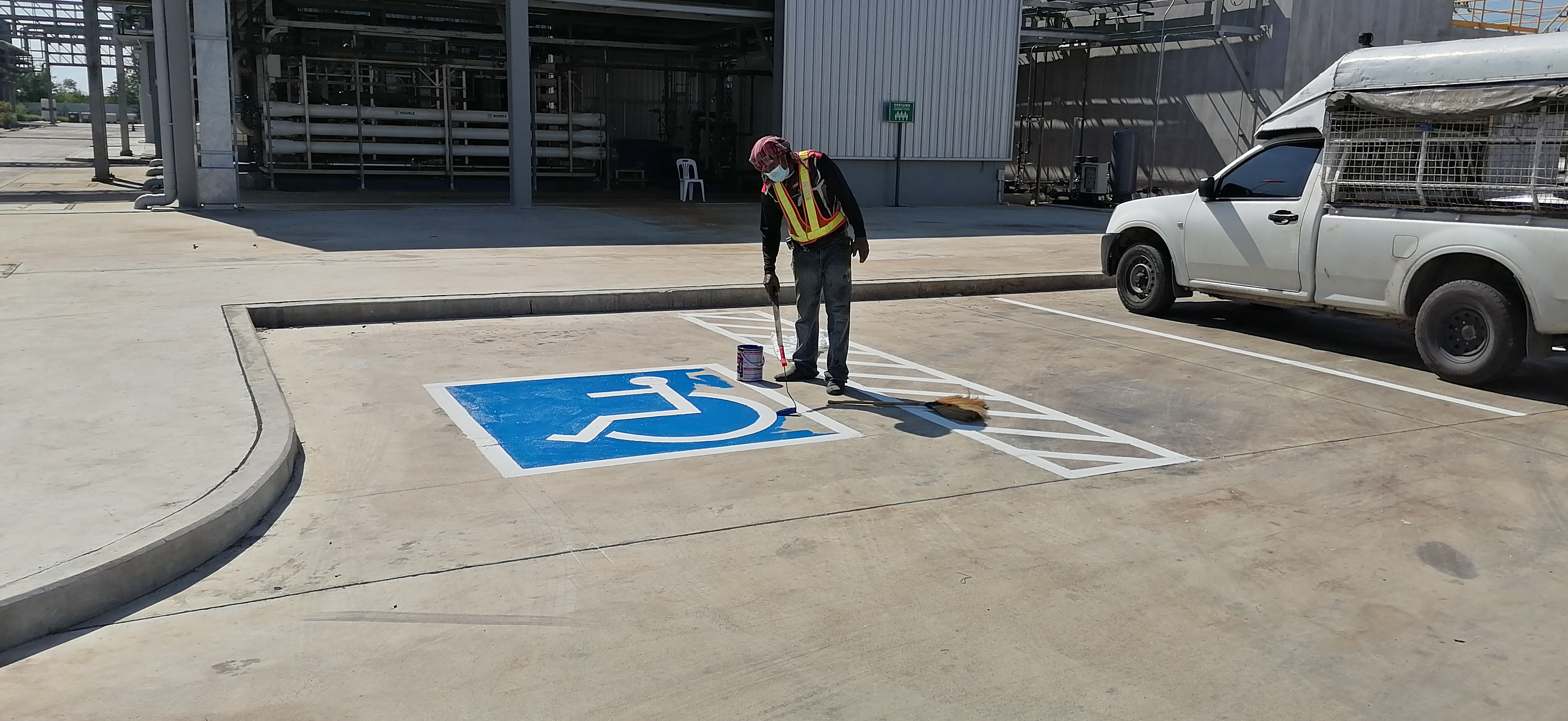 งานตีเส้นจราจรสีเทอร์โมพลาสติก