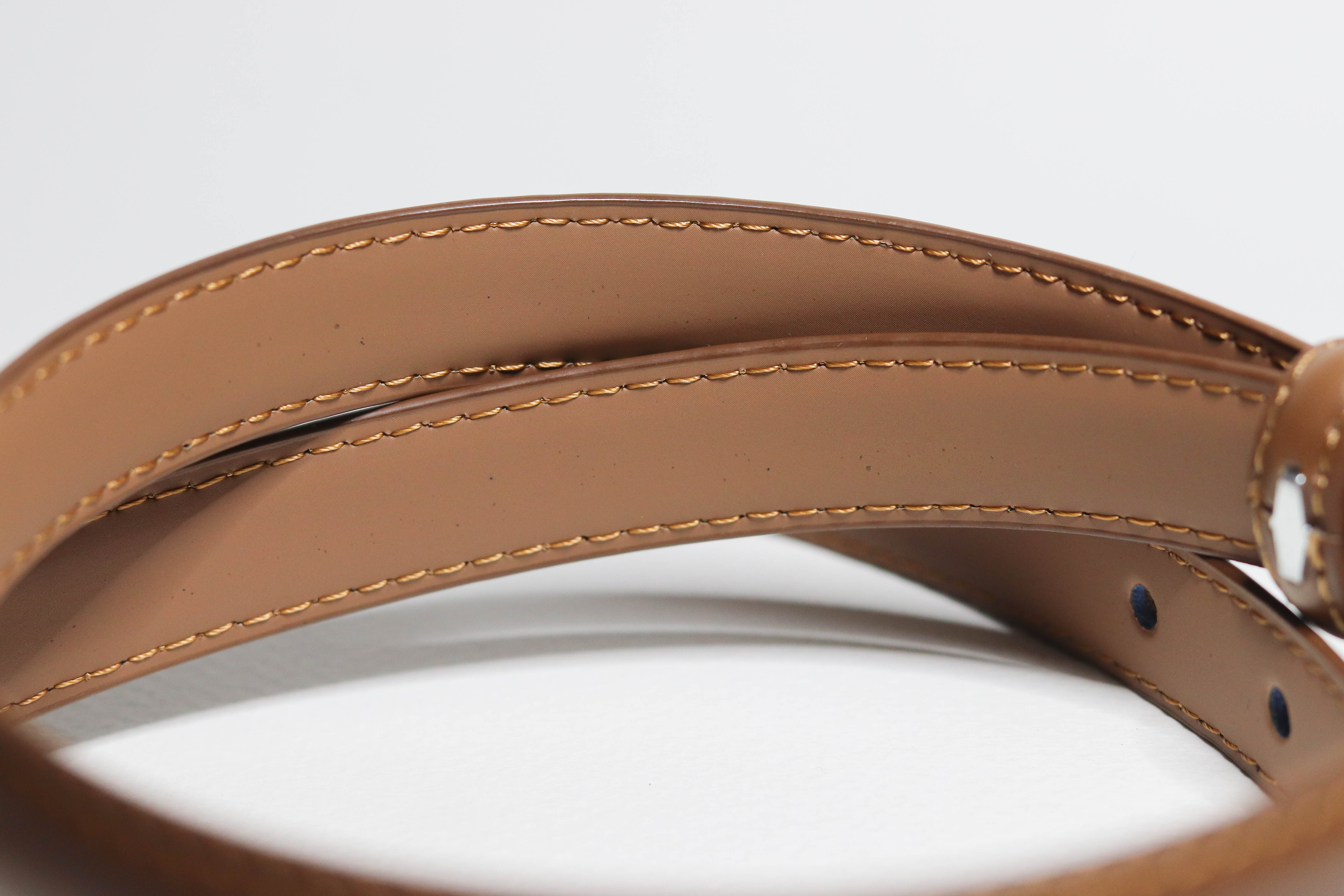 เข็มขัดผู้หญิงแบบหัวเข็มขัดสีเงินสวย ใส่กับยีนส์ได้ดี