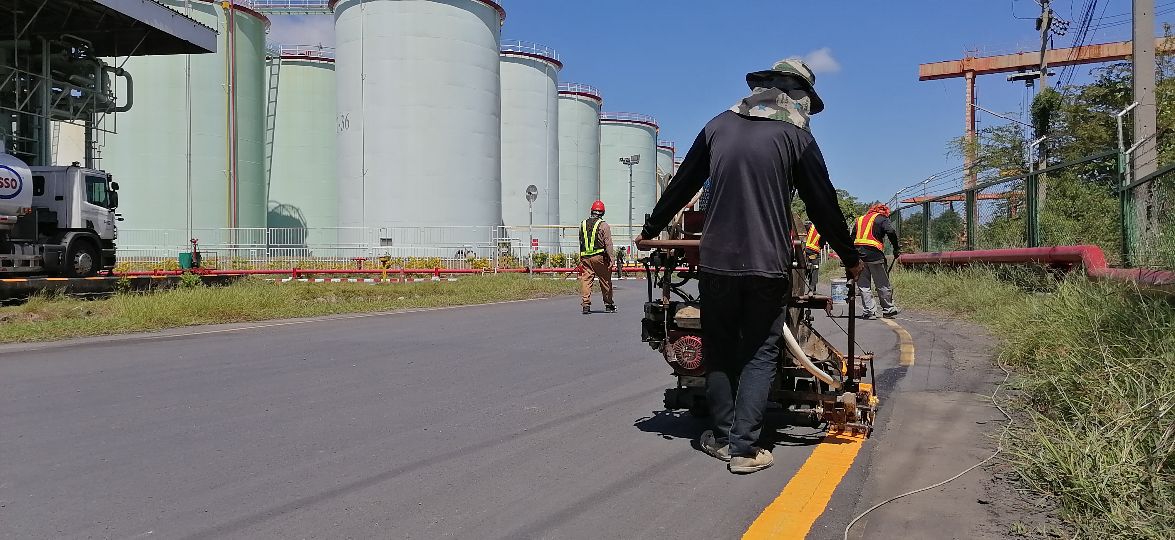 งานตีเส้นจราจรสีเทอร์โมพลาสติก