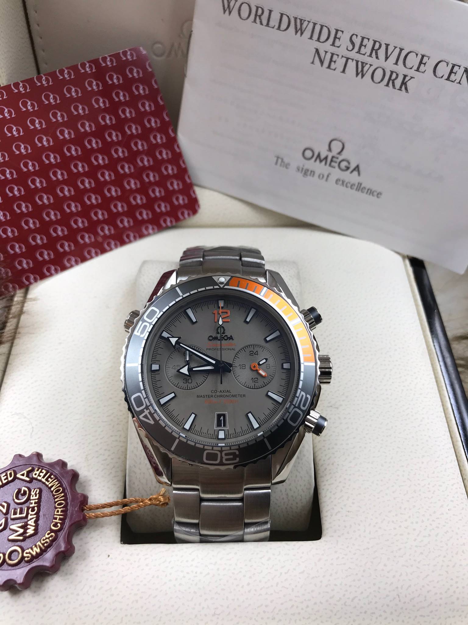นาฬืกา Omega รุ่น Seamaster Planet Ocean Professinal สีเงิน