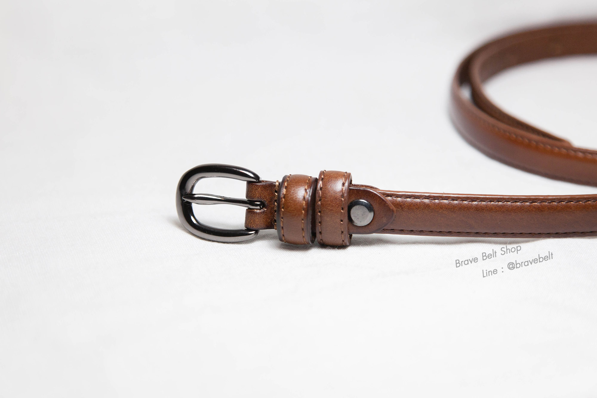 เข็มขัดแฟชั่นหนังแท้ เส้นเล็กสีน้ำตาลเข้ม