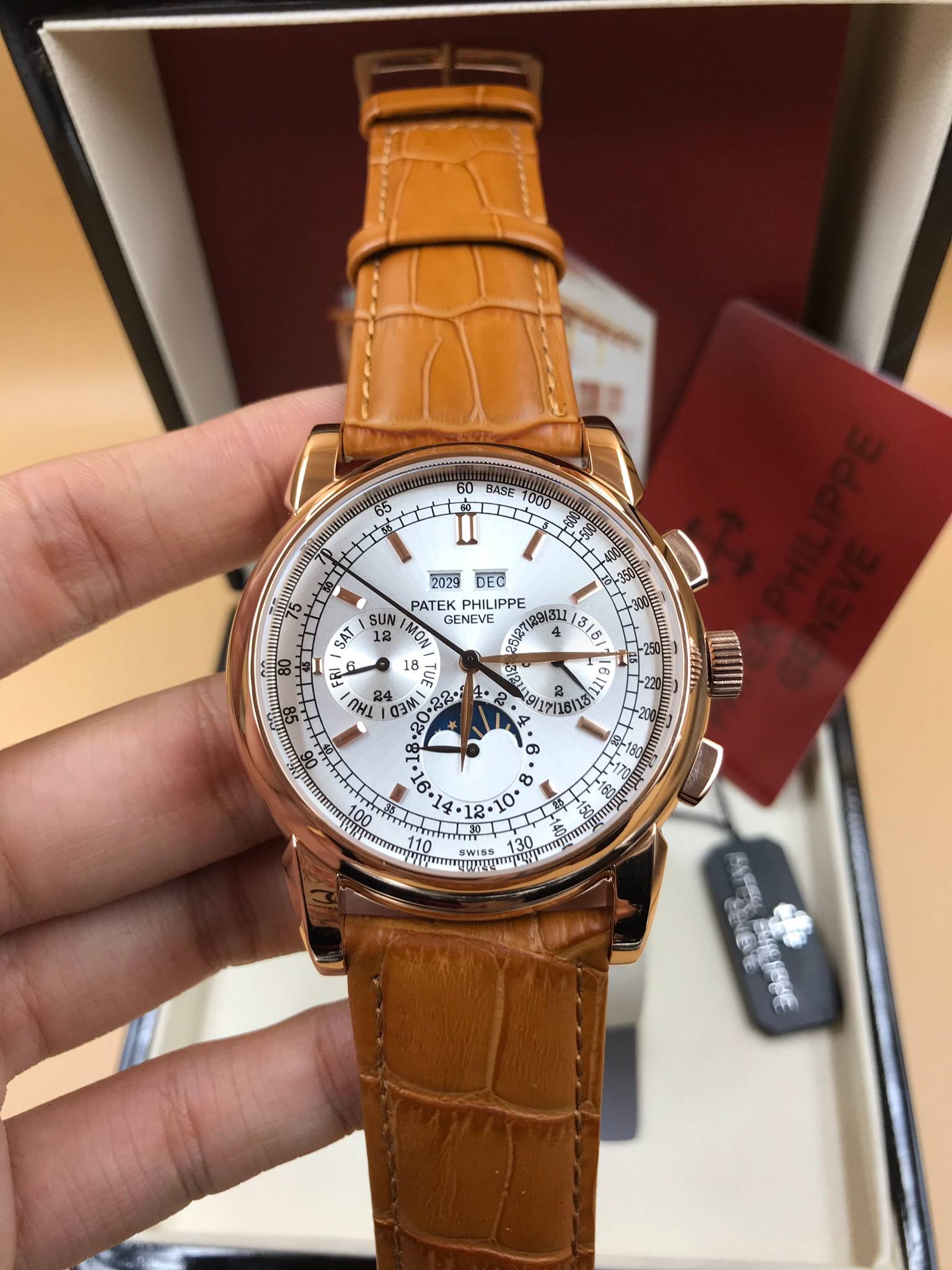 นาฬิกา Patek Philippe Perpetual Calendar หน้าปัดสีเทาเงิน