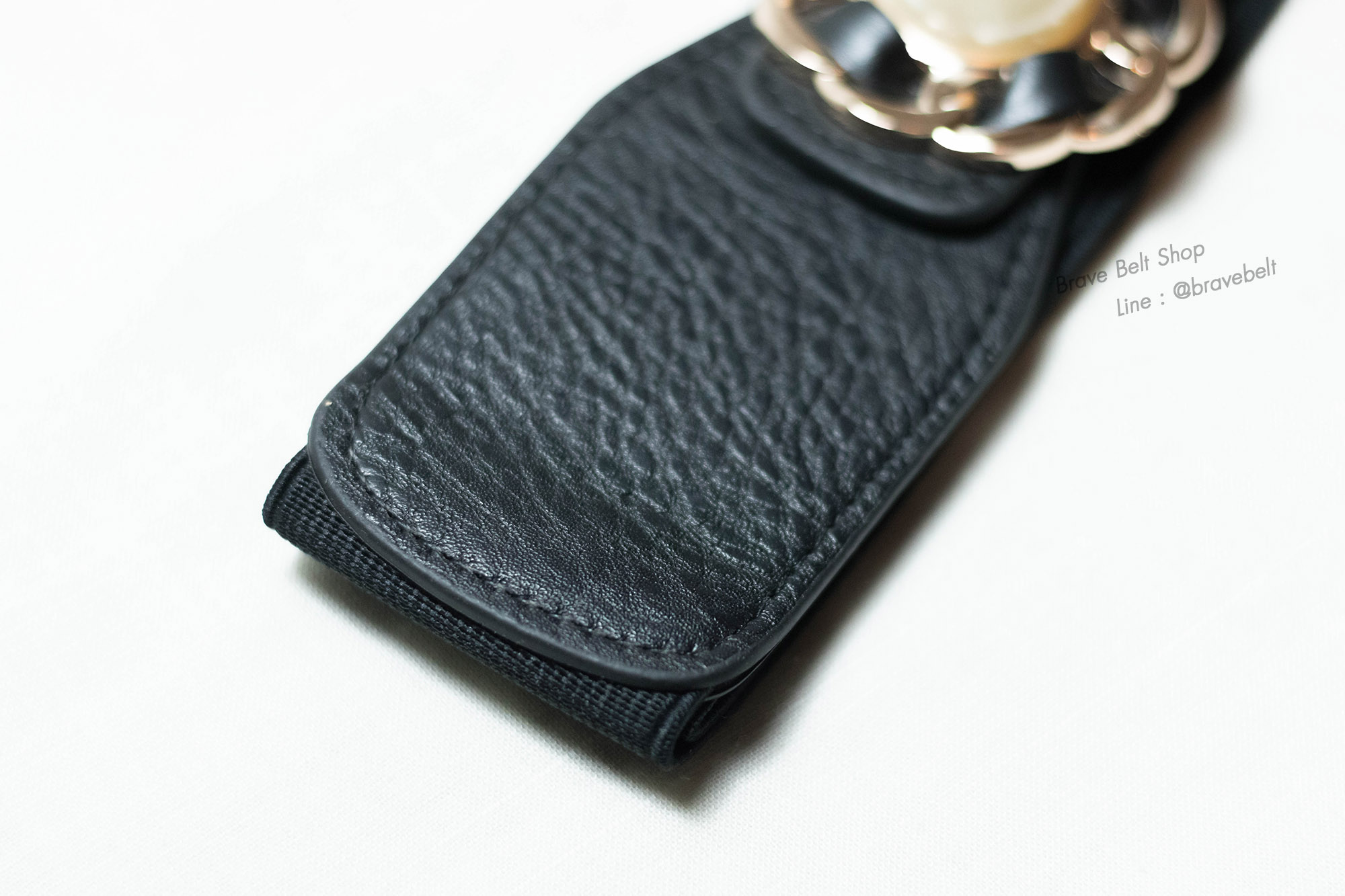 เข็มขัดแฟชั่นหัวมุกแบบฟรีไซต์ หนังสีดำ