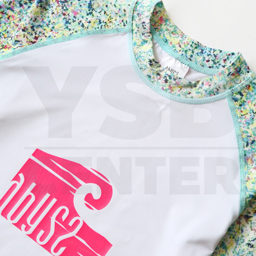 CASSA ชุดว่ายน้ำ ชุดว่ายน้ำผู้หญิง ชุดว่ายน้ำผู้หญิงเซ็ต 2 ชิิ้น เสื้อแขนยาว + กางเกงขาสั้น (สีฟ้าน้ำทะเลลายคลื่น)