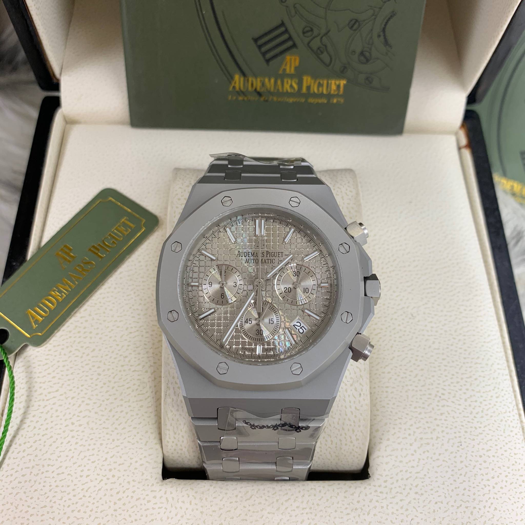 นาฬิกา Audemars Piguet Royal Oak Offshore Chronograpp สีTitanium หน้าทองอ่อน งาน Mirror Swiss