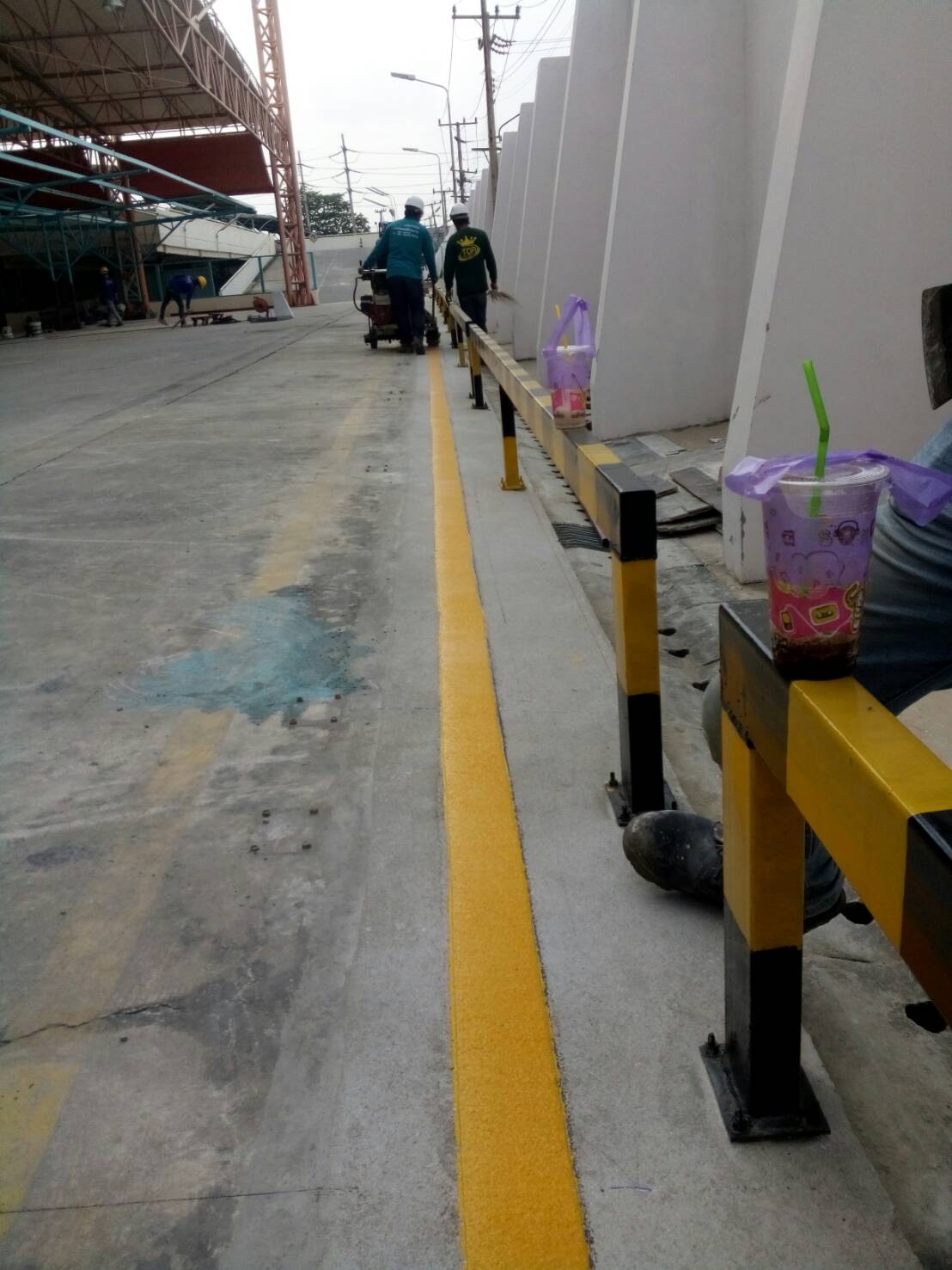 งานตีเส้นลานจอดรถ หน่วยงานนิคมอุตสาหกรรมนวนคร ปทุมธานี