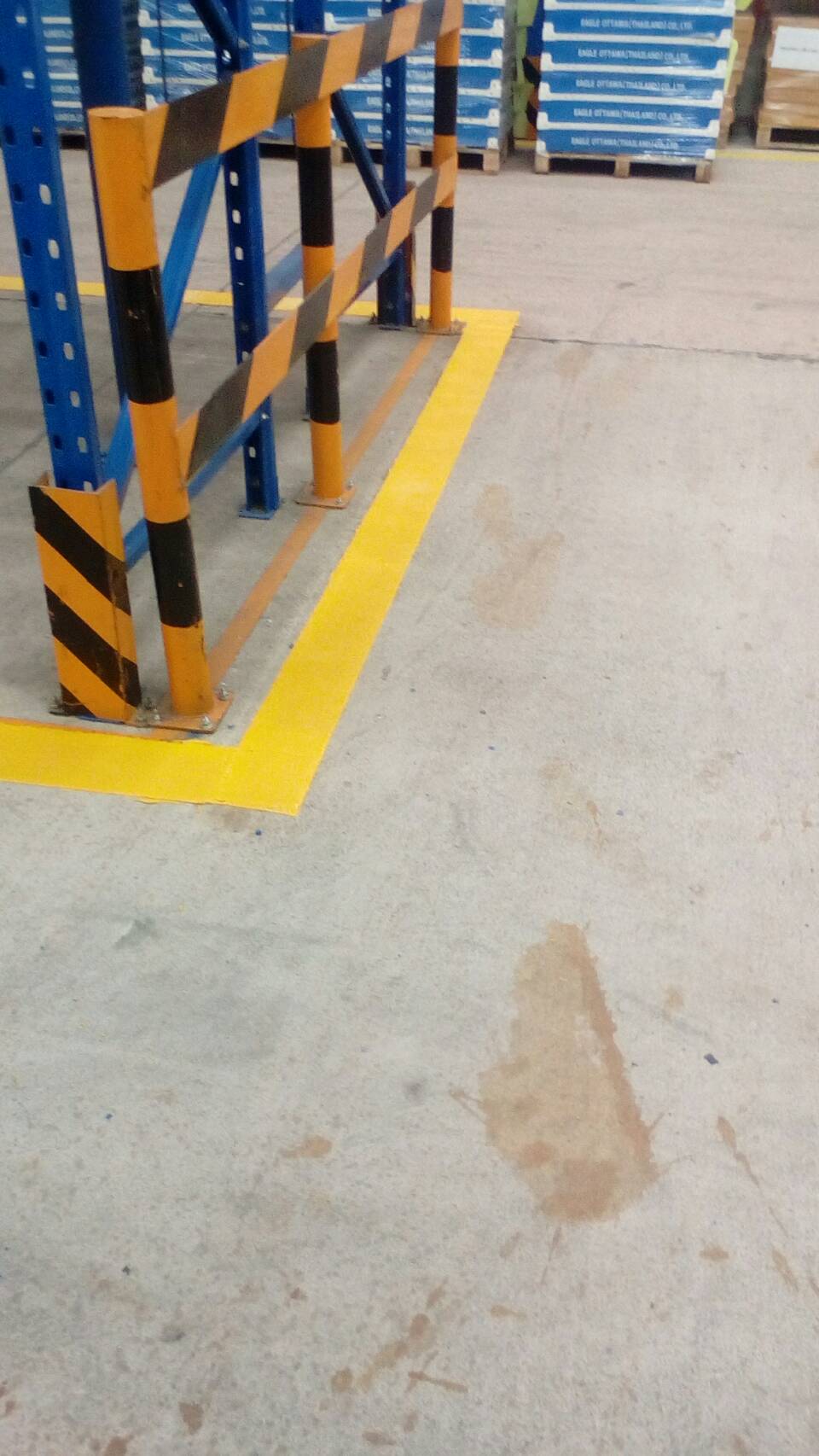 งานตีเส้นด้วยสีเทอรืโมพลาสติก,สีพื้นกันลื่นภายในโรงงาน