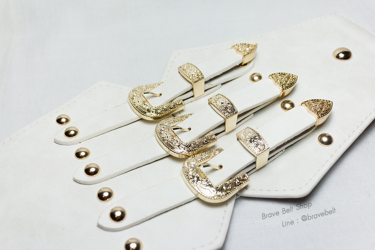 เข็มขัดเอวสูง หัววินเทจสีทอง ตัวสีขาว