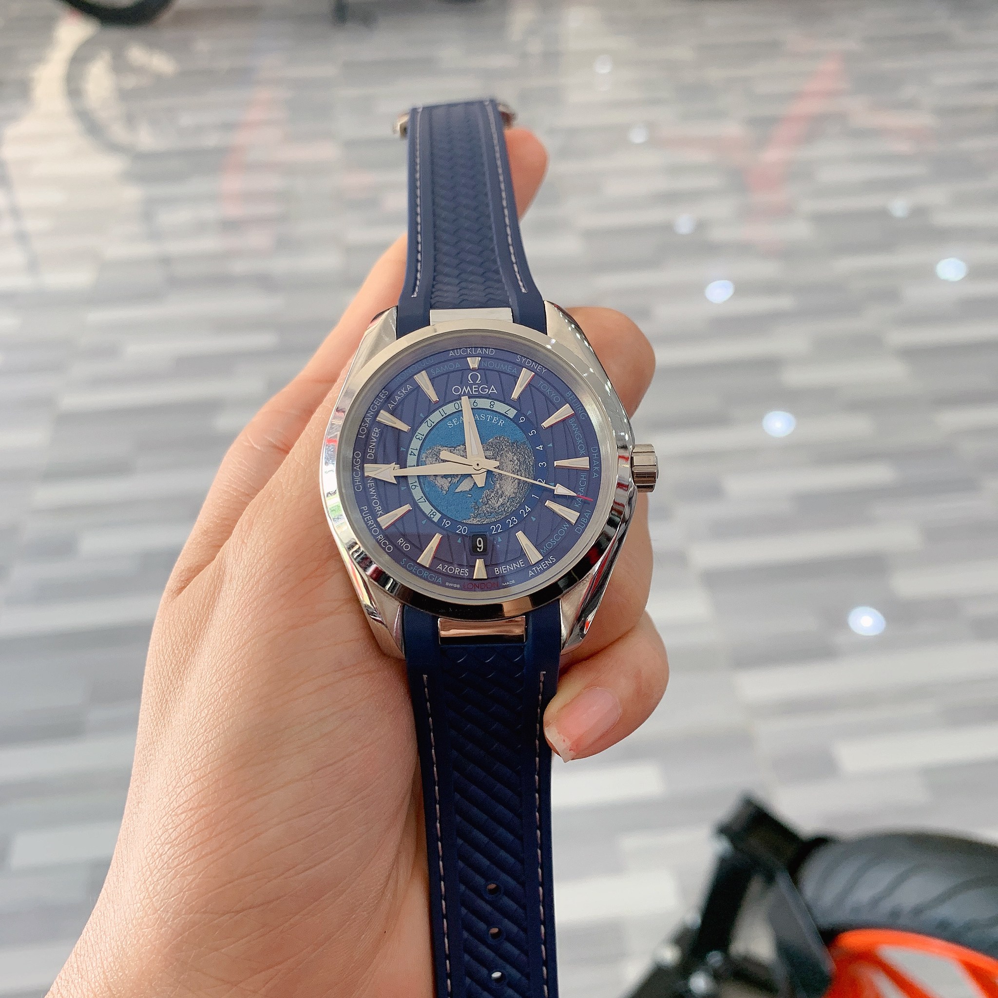 นาฬิกา Omega THE SEAMASTER AQUA TERRA WORLDTIMER COLLECTION Body Swiss