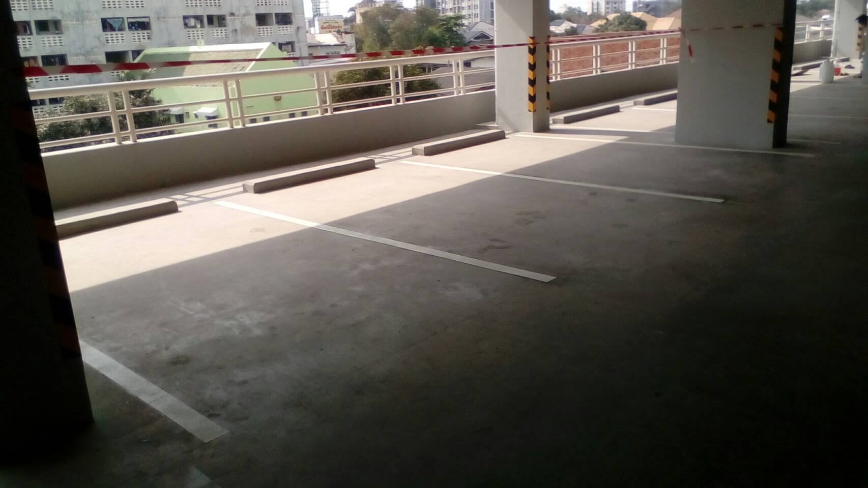 งานตีเส้นลานจอดรถในอาคารงานตีเส้นถนนตีเส้นจราจรสมุทรสาคร กาญจนบุรี ราชบุรี นครปฐม นนทบุรี จ.นนทบุรี