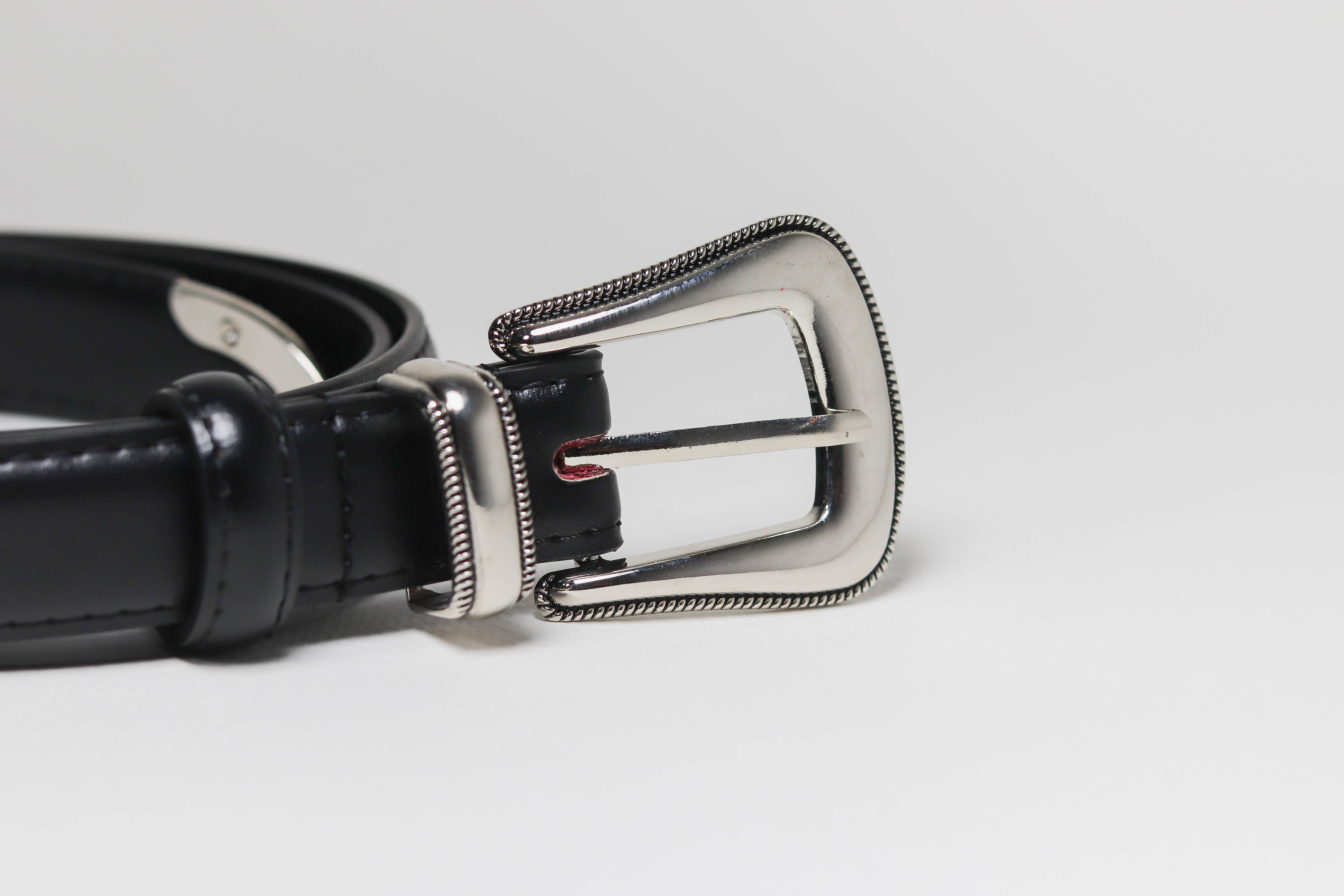 เข็มขัดวินเทจผู้หญิงสีดำ หนังแท้แฟชั่นสวย