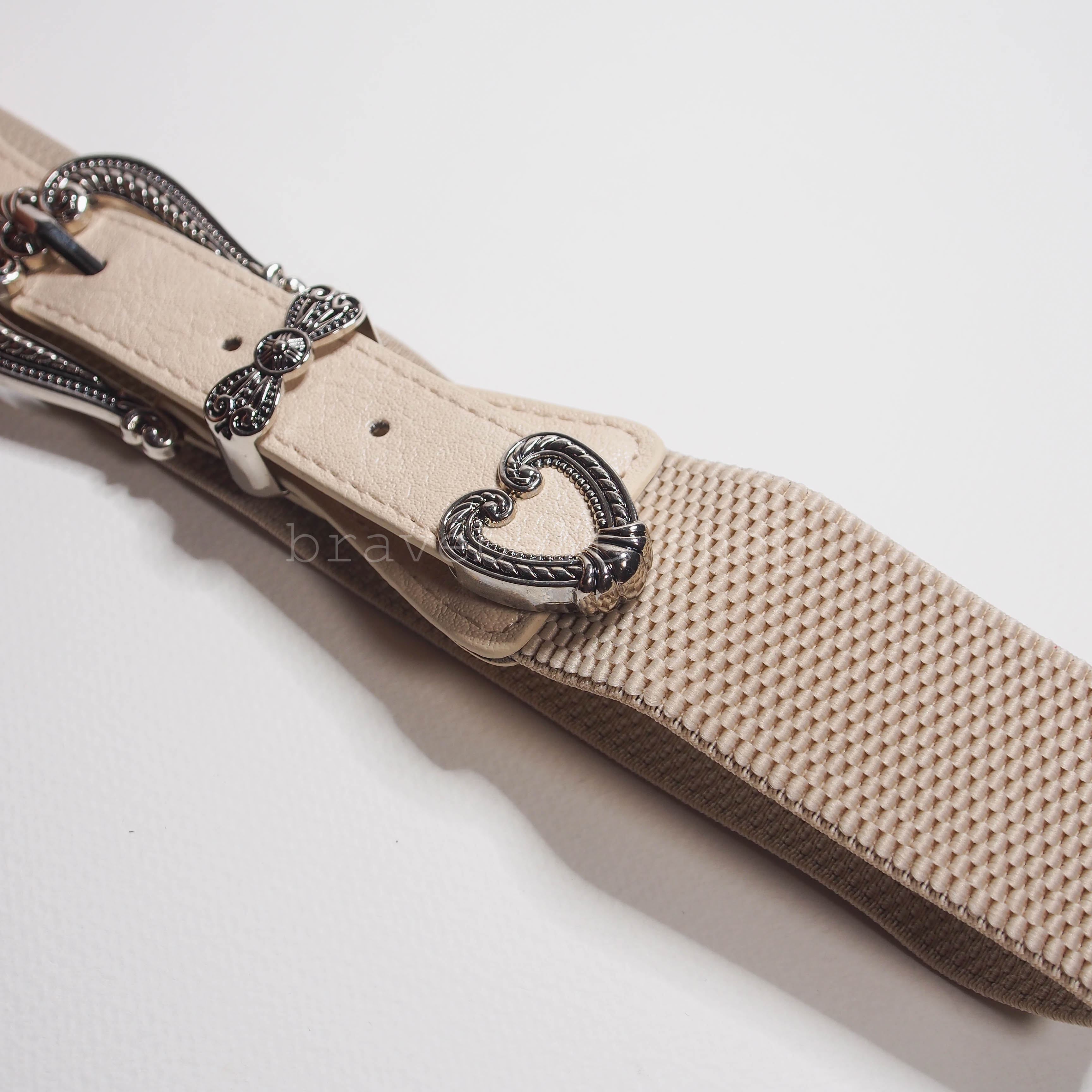 เข็มขัดผู้หญิงทรงวินเทจ สีครีมขาวน่าใส่มากๆ สำหรับคนสายวินเทจ