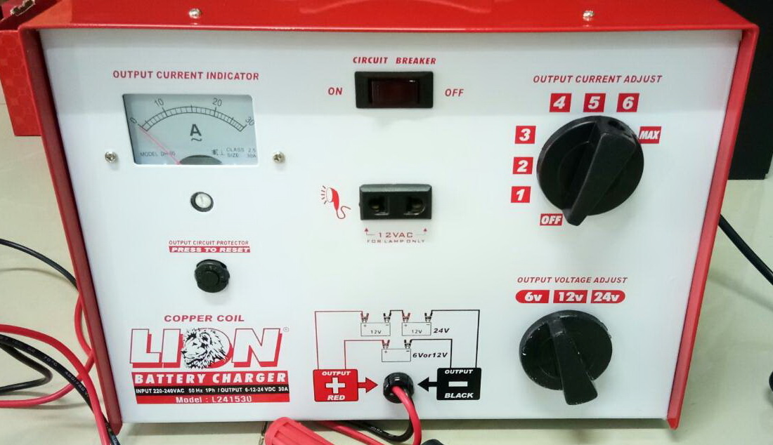 เครื่องชาร์จแบตเตอรี่รถยนต์ LION 6V./12V./24V. 30A ( L241530 )