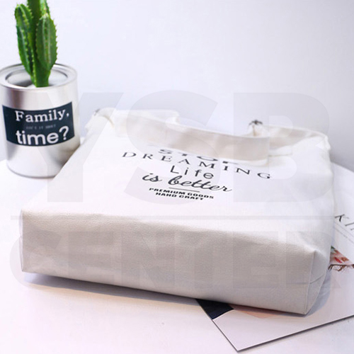 CASSA กระเป๋าผ้า กระเป๋าผ้าแคนวาส กระเป๋าสะพายข้าง Never Dreaming life Is Better สายปรับiระดับได้