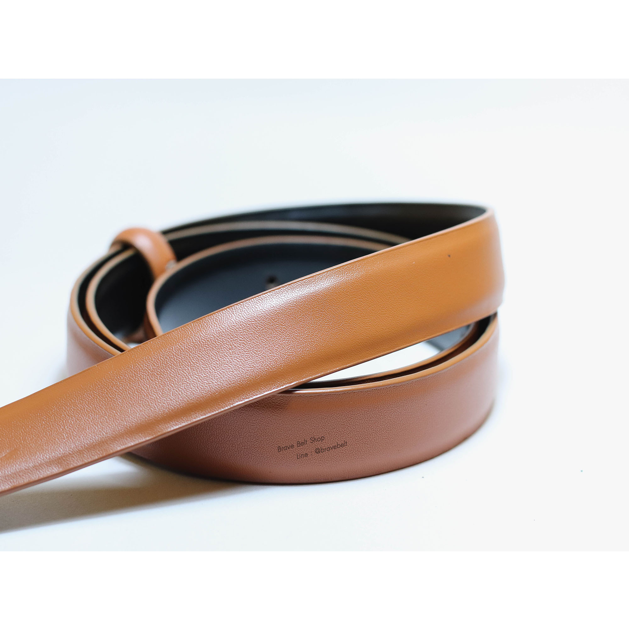 เข็มขัดผู้หญิงสีน้ำตาลหนังแท้ หัวเข็มขัดสีทอง