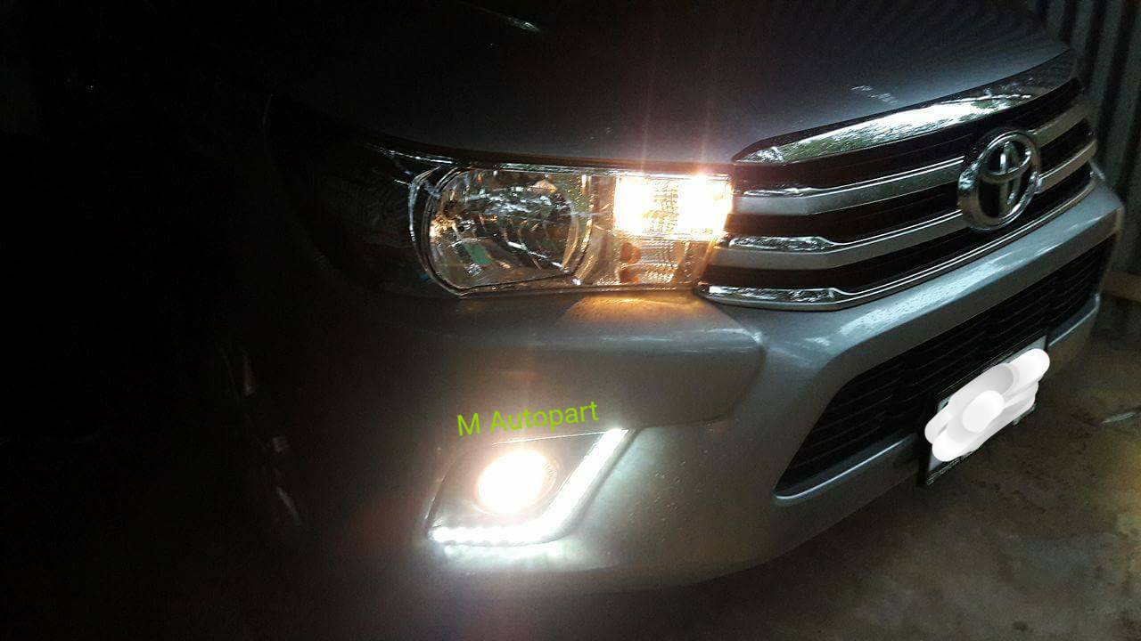 ฝาครอบไฟตัดหมอกรีโว่ โตโยต้า LED Daylight DRL Toyota Revo 2015 2016 2017 2018 2019 มีไฟเลี้ยวในตัว รับประกัน 3 เดือน
