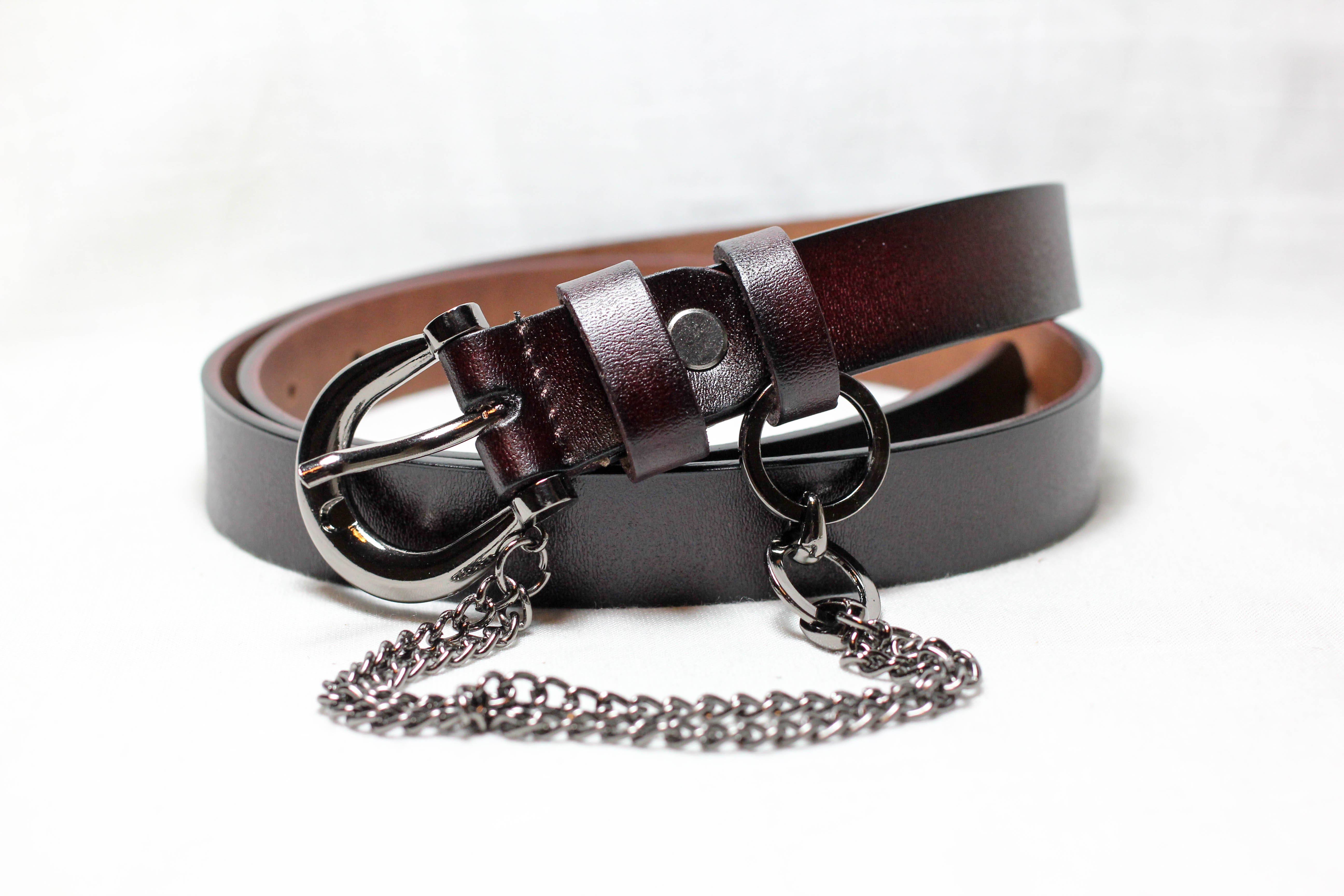 เข็มขัดหนังแท้ผู้หญิง แฟชั่นเท่ๆมีโซ่คล้อง